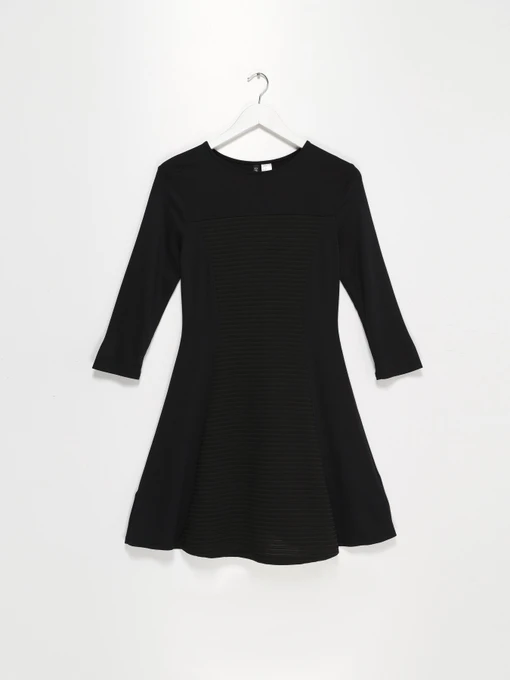 Платья H&M модель 0433252_чорний Фото