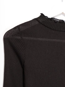 Светри та кардигани H&M модель 0453762_чорний Фото
