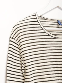 Светри та кардигани H&M модель 0461886_кремовий з чорним Фото