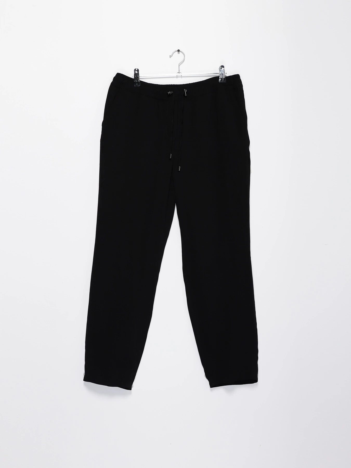 Брюки H&M модель 0464783_чорний Фото