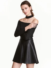 Худі та світшоти H&M модель 0423107_чорний Фото