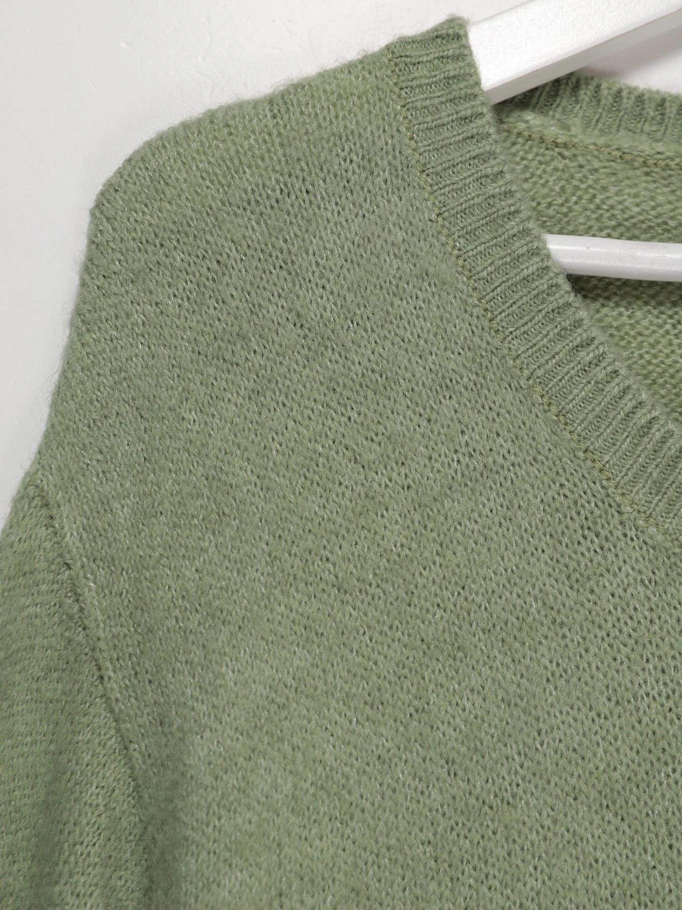 Светри та кардигани H&M модель 0496111_с.зелений Светри та кардигани H&M модель 0496111_с.зелений Фото