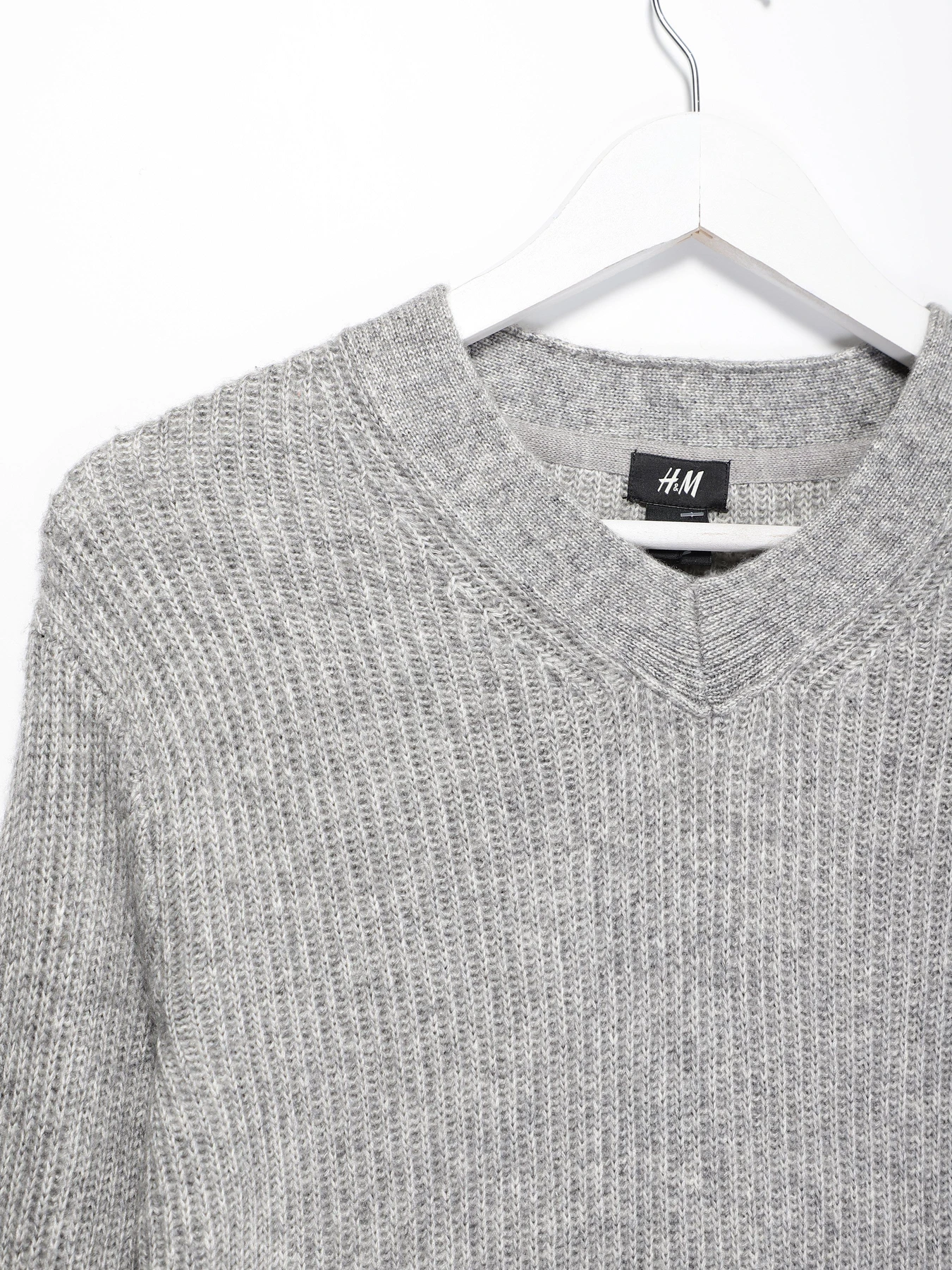 Светри та кардигани H&M модель 0498029_сірий Фото