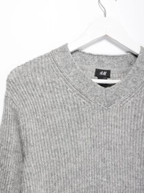 Светри та кардигани H&M модель 0498029_сірий Фото