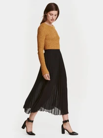 Юбки H&M модель 0428133_чорний Фото