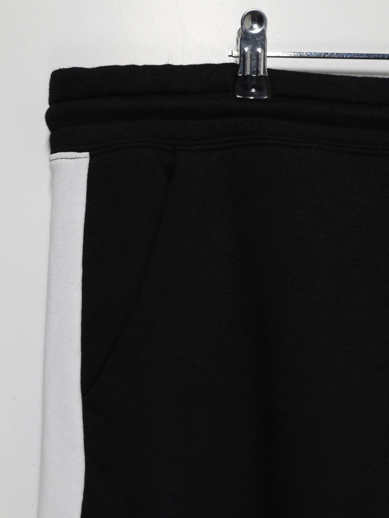 Штани H&M модель 0547780_чорний з білим Фото