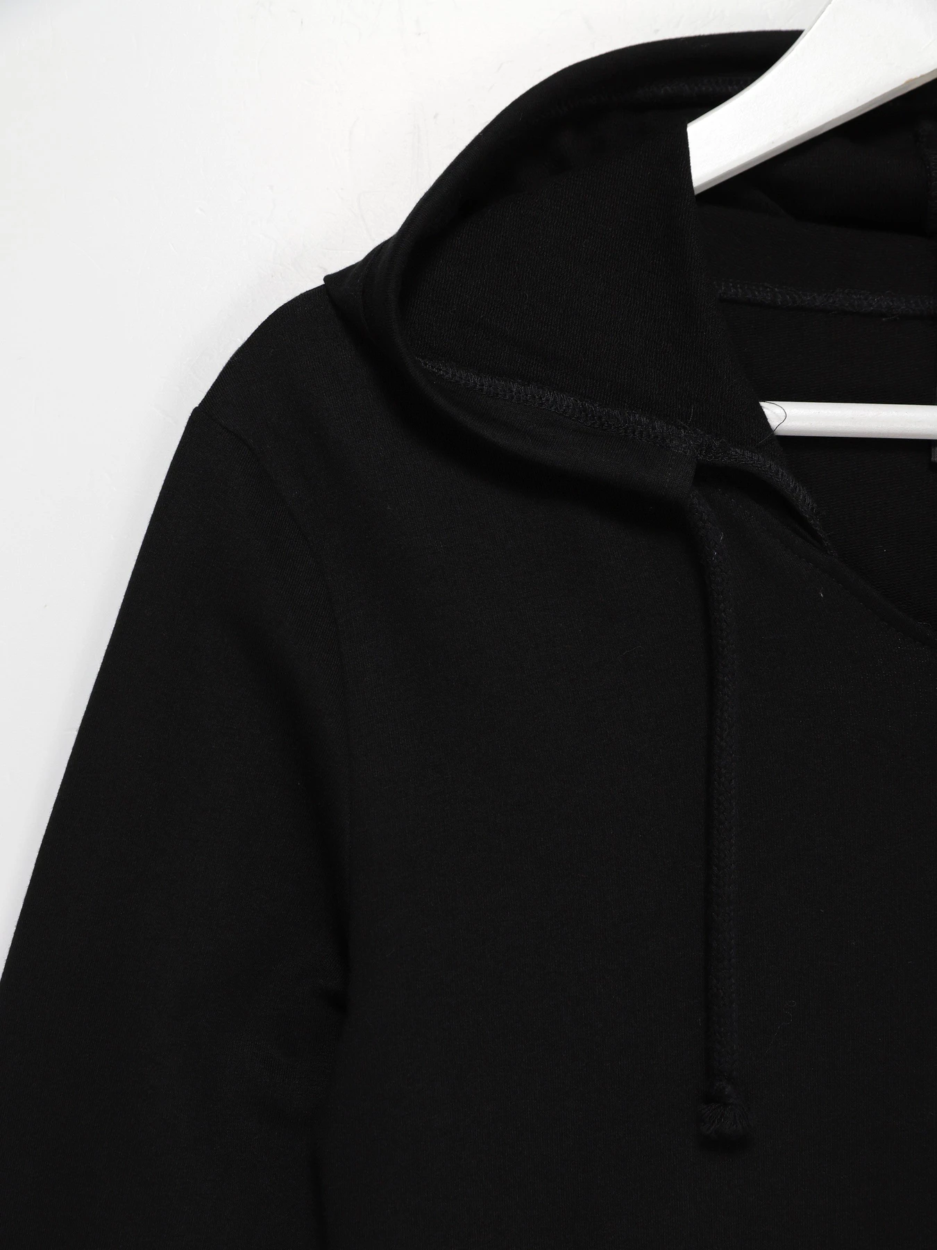 Платья H&M модель 0604967_чорний з білим Фото