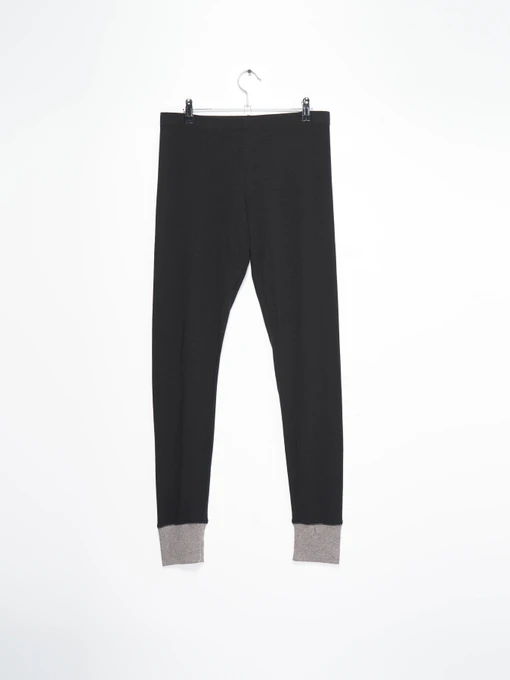 Брюки H&M модель 0649437_чорний Фото