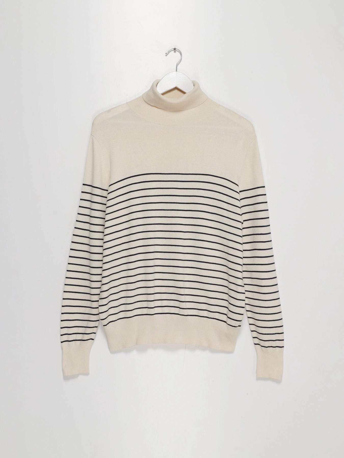 Светри та кардигани H&M модель 0673677_кремовий з чорним Фото