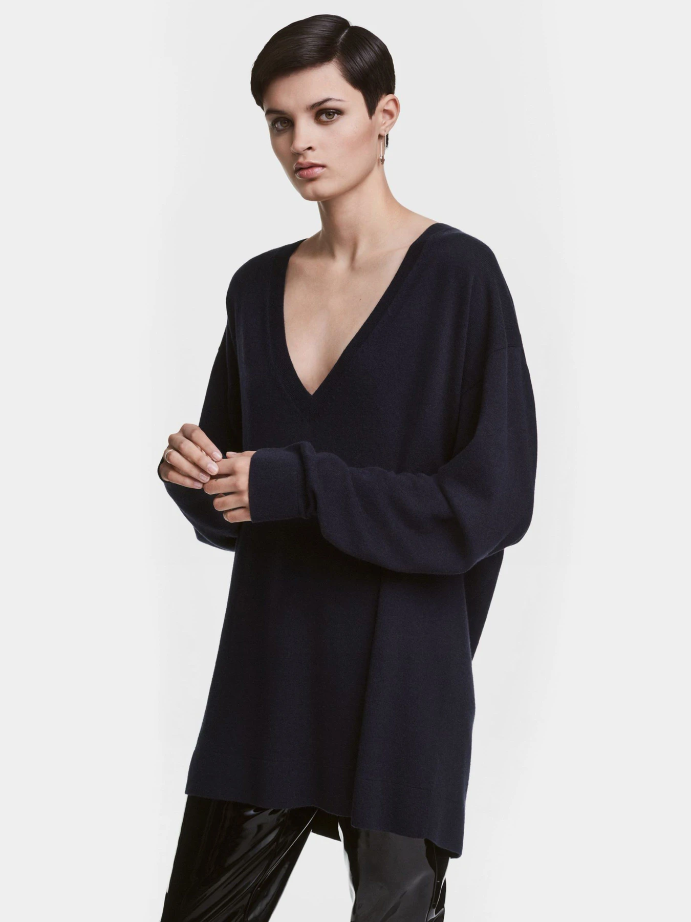 Платья H&M модель 0461189_т.синій Платья H&M модель 0461189_т.синій Фото