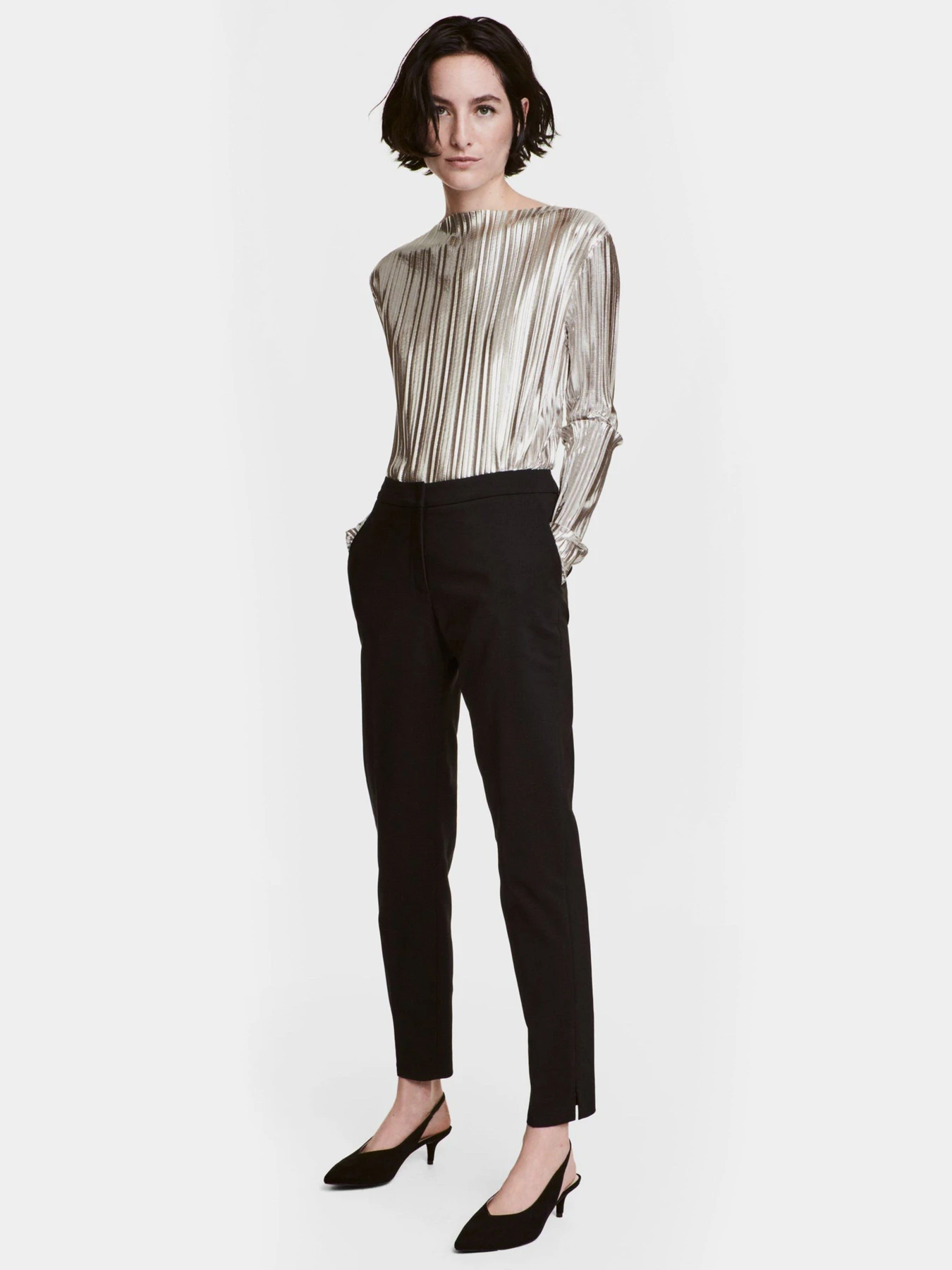 Брюки H&M модель 0298973_чорний Фото
