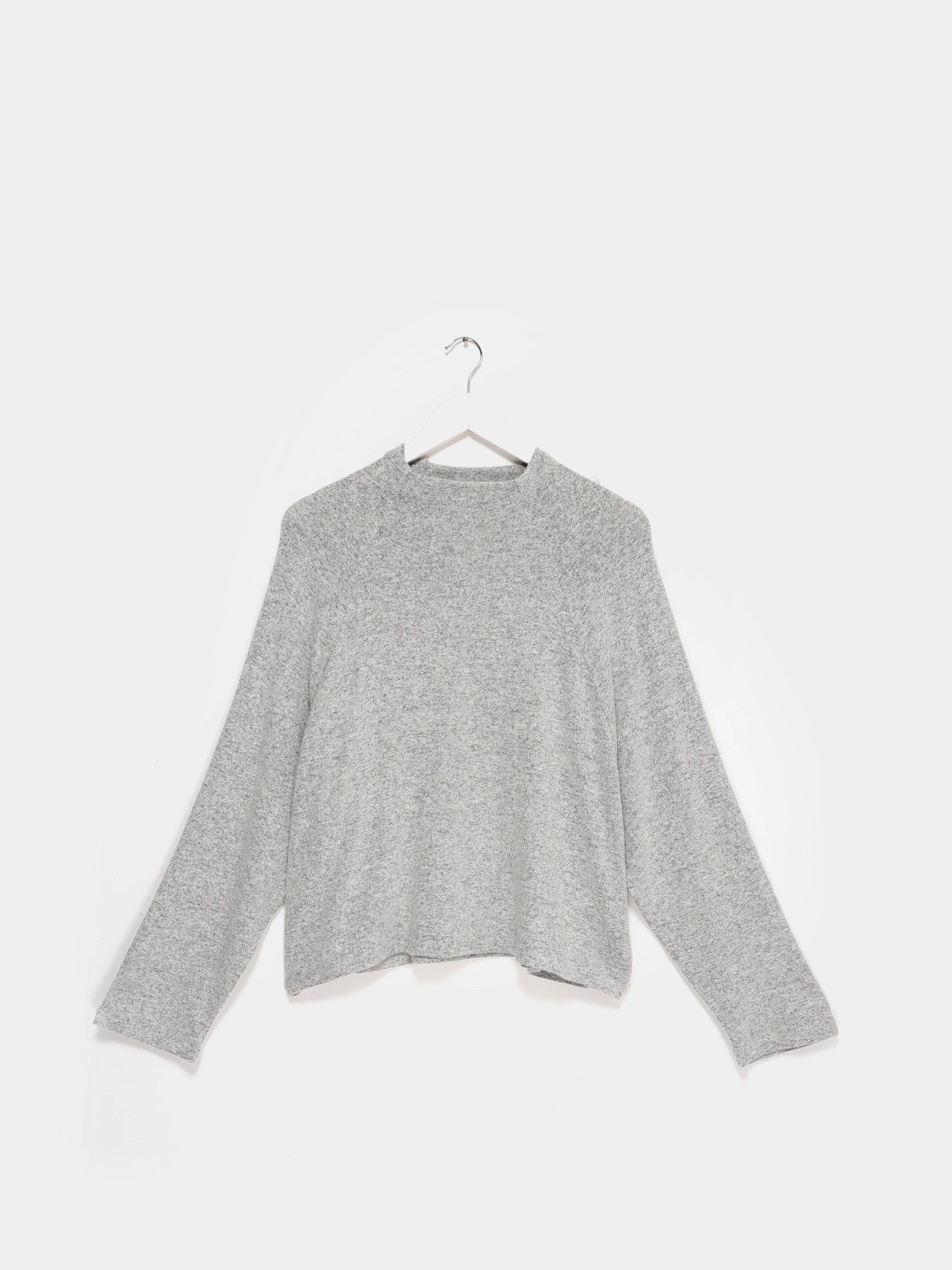 Свитры и кардиганы H&M модель 0797394_сірий Фото