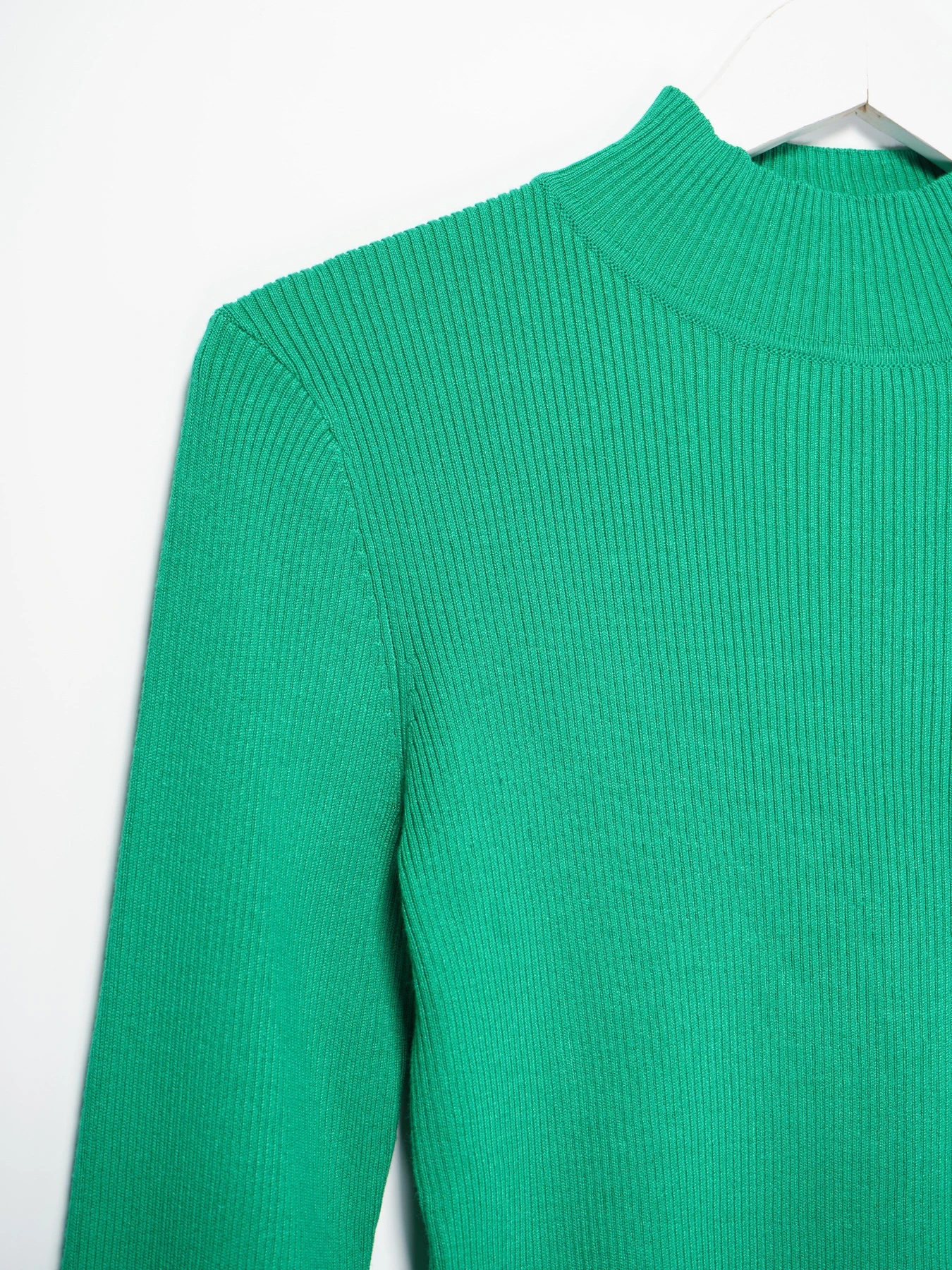 Светри та кардигани H&M модель 0819423_зелений Фото