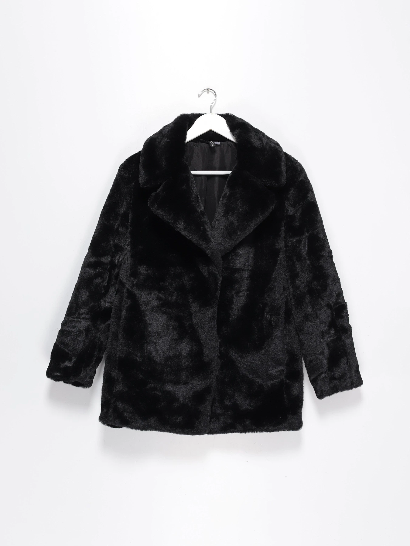 Куртки и дубленки H&M модель 0870982_чорний Куртки и дубленки H&M модель 0870982_чорний Фото