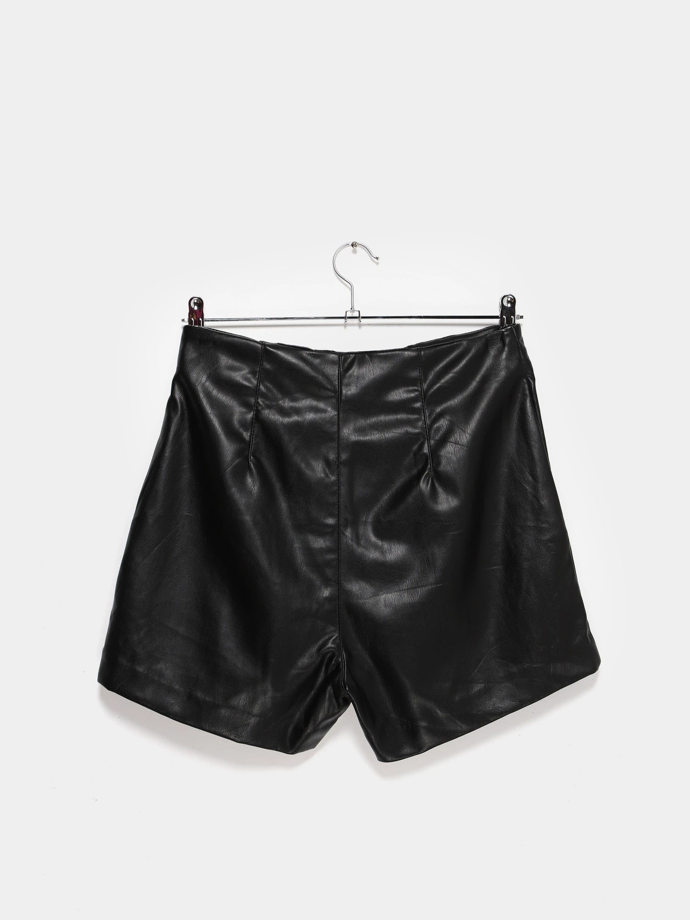 Шорты H&M модель 0904844_чорний Фото