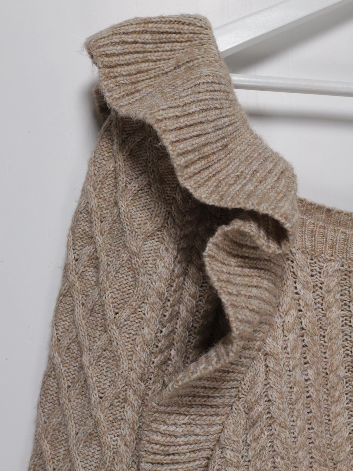 Свитры и кардиганы H&M модель 0918525_бежевий Фото