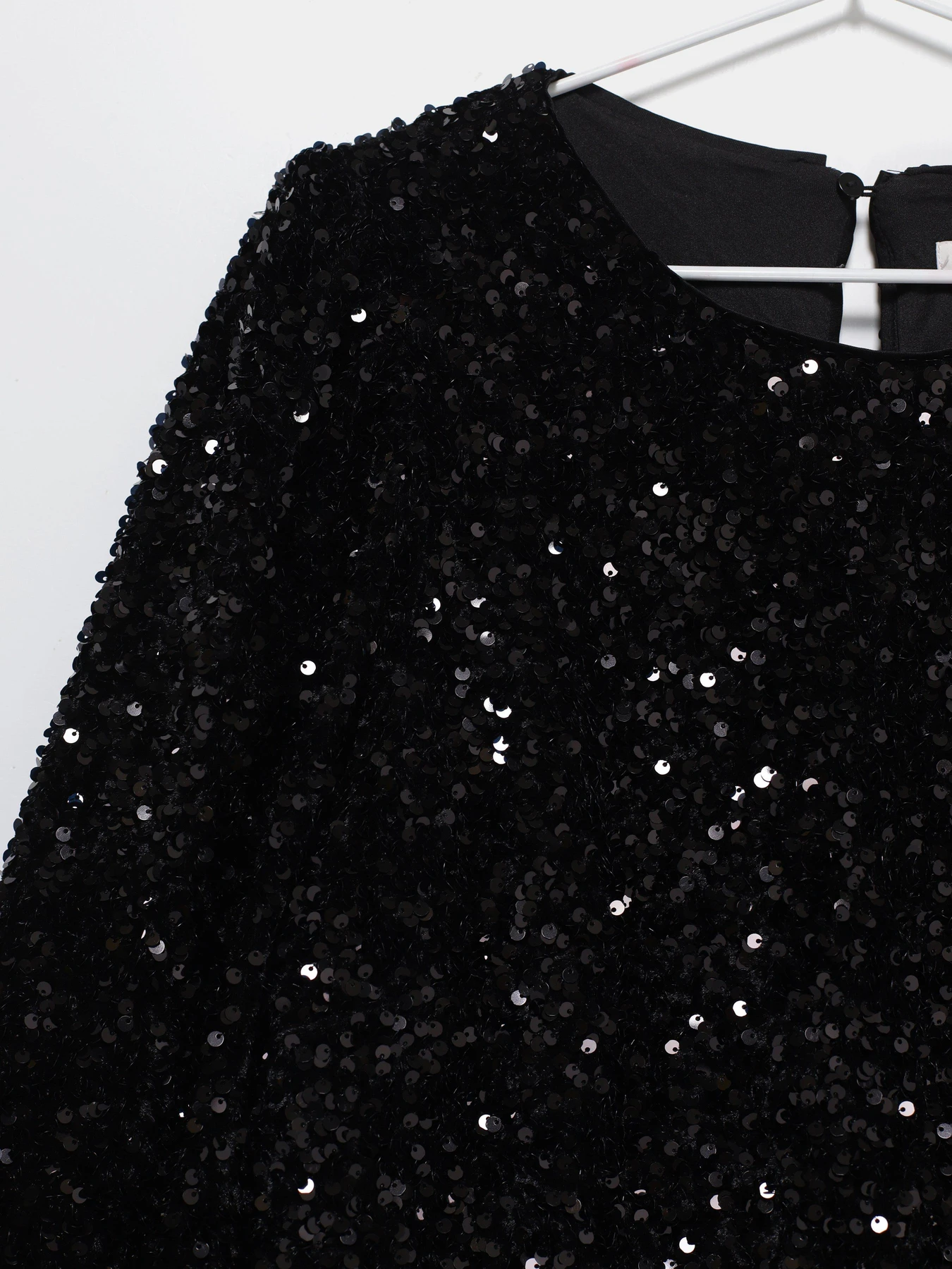 Платья H&M модель 0927519_чорний Фото