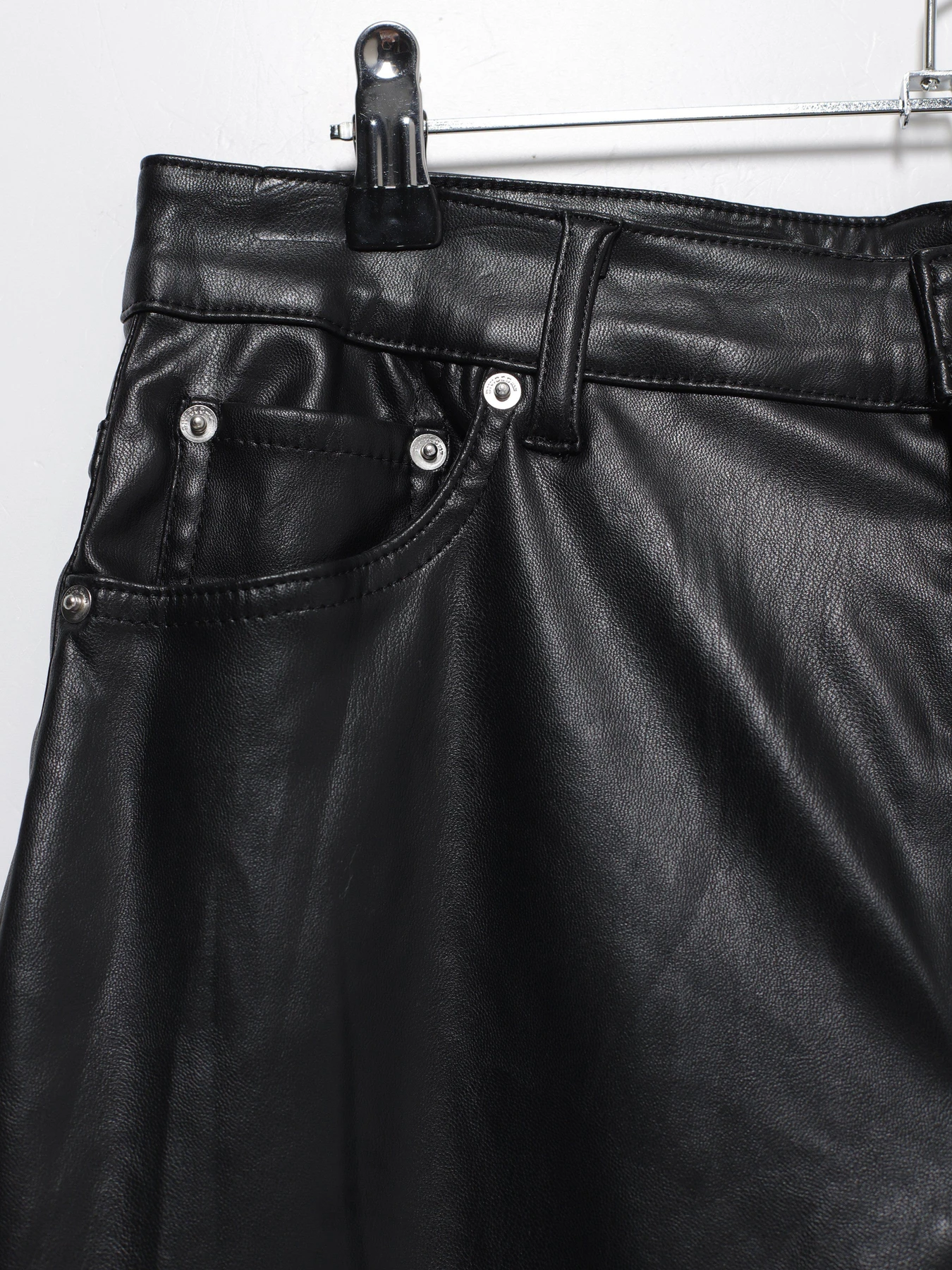 Брюки H&M модель 0928712_чорний Фото