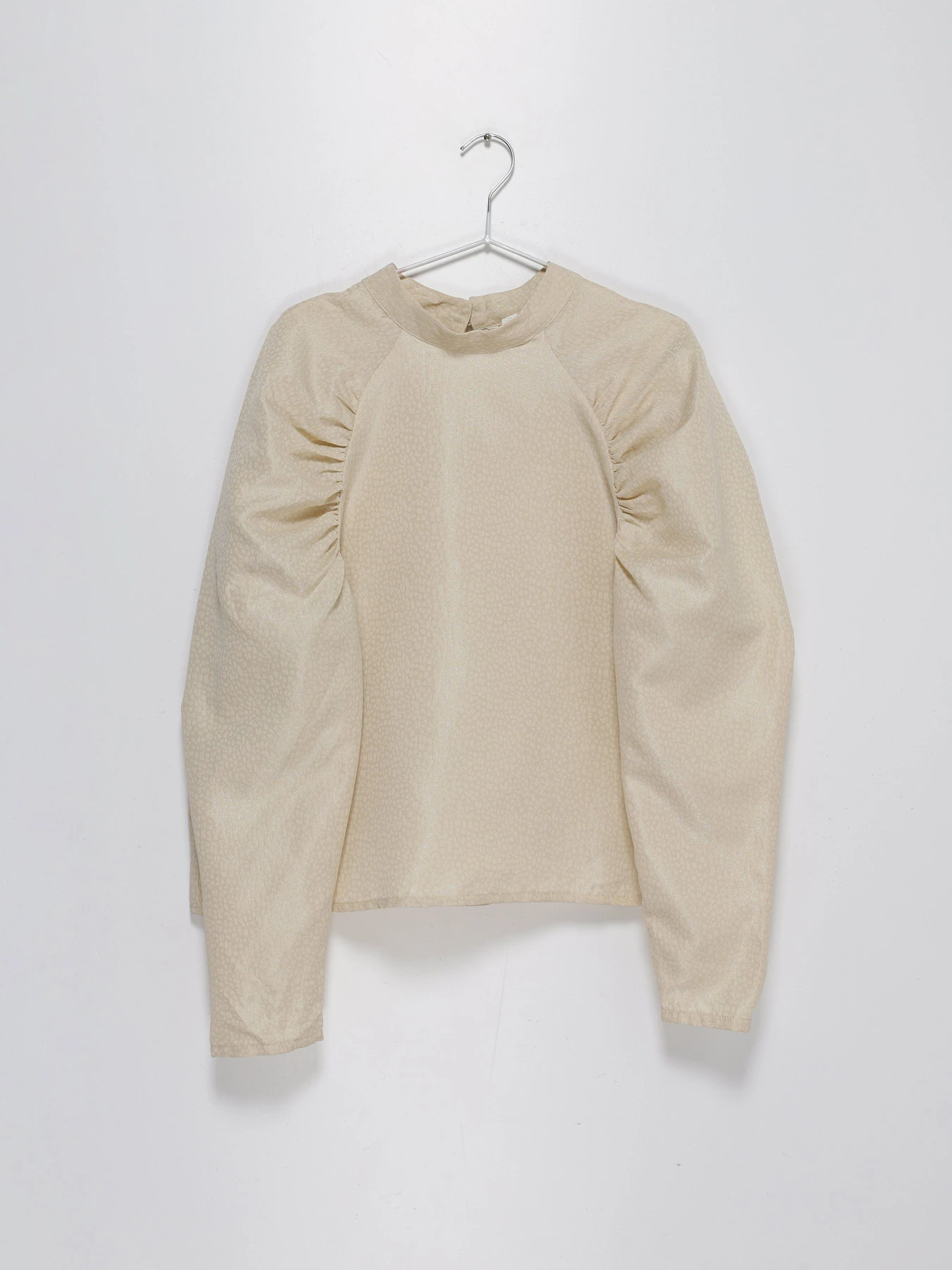 Сорочки H&M модель 0942643_молочний Сорочки H&M модель 0942643_молочний Фото