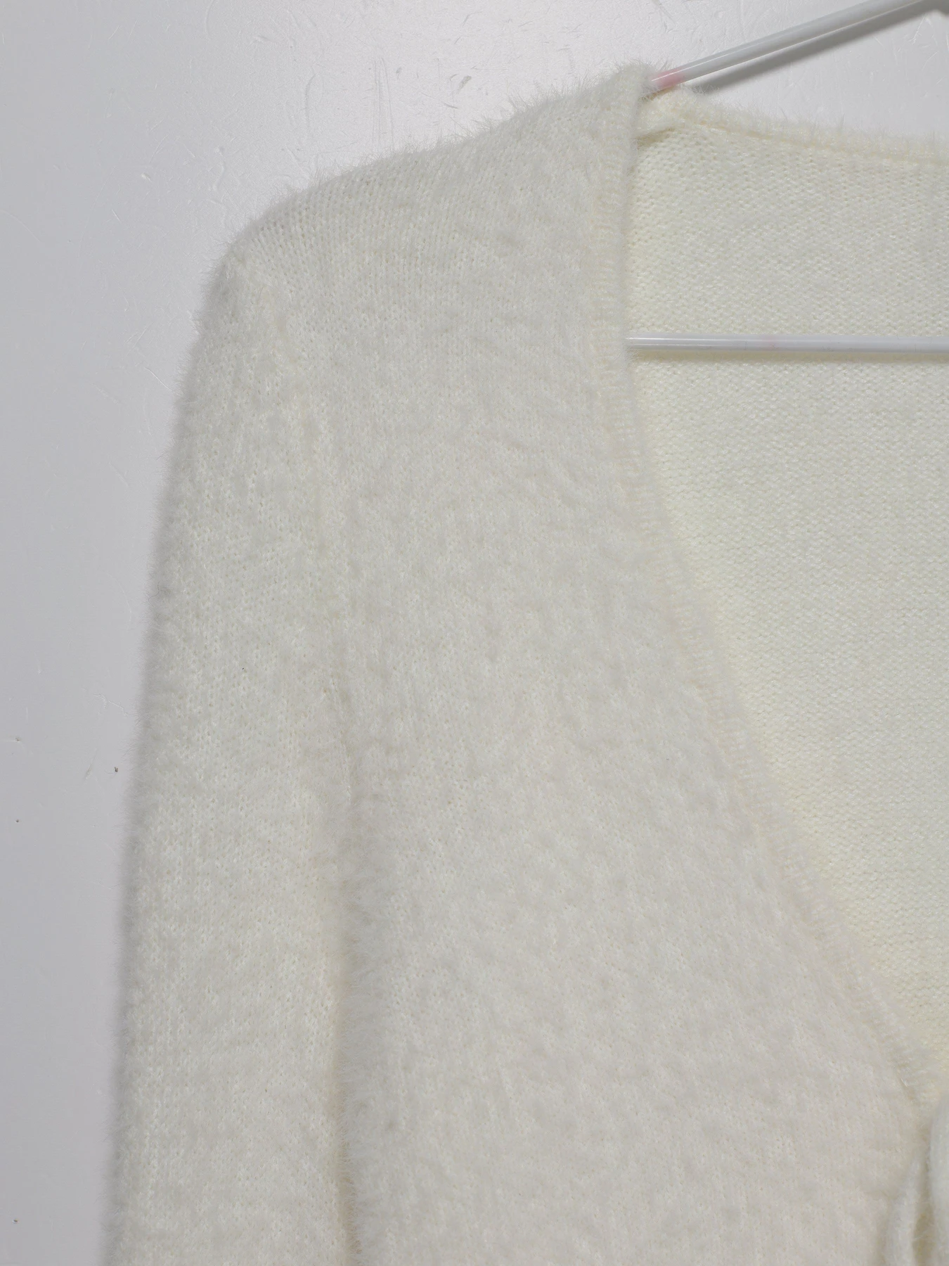 Свитры и кардиганы H&M модель 0946631_білий Фото