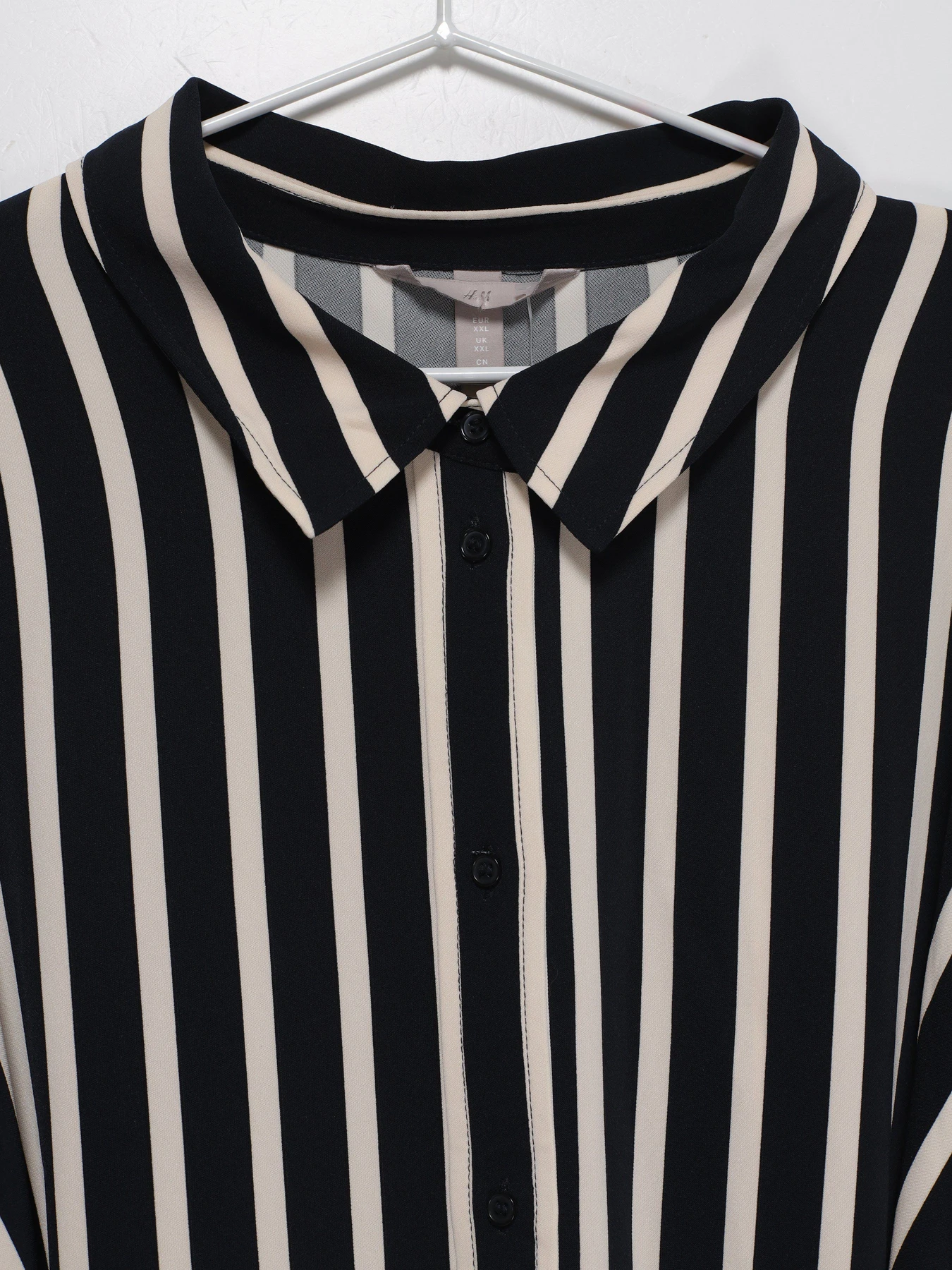 Платья H&M модель 0955641_т.синій з білим Фото