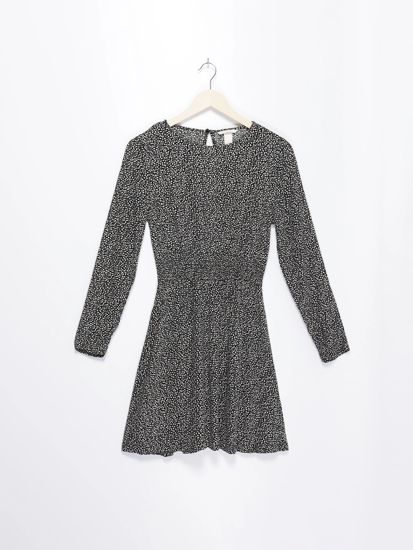Платья H&M модель 0213321_чорний з білим Фото