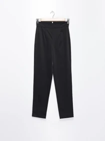Брюки H&M модель 0303334_чорний Фото