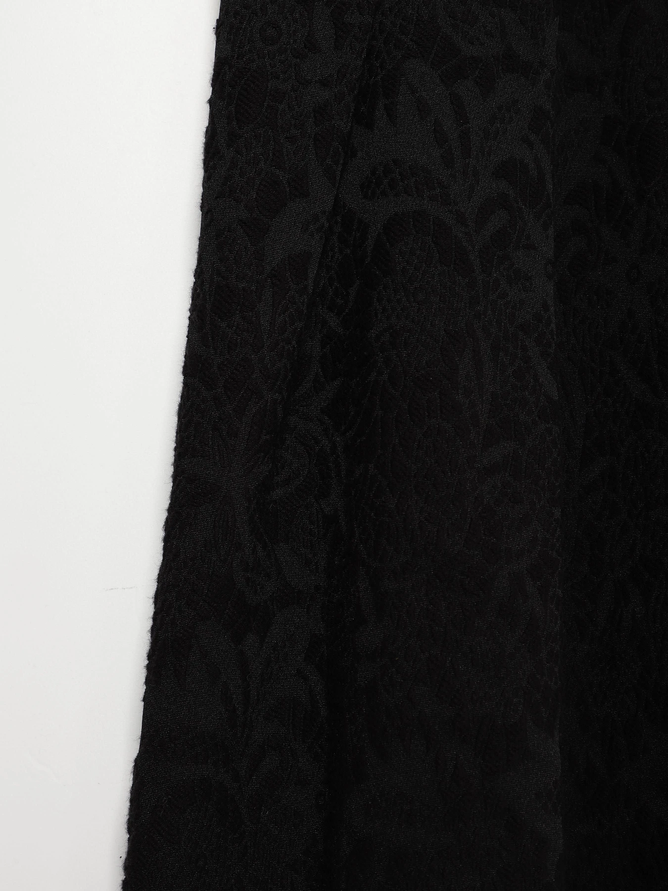 Юбки H&M модель 0313131_чорний Фото