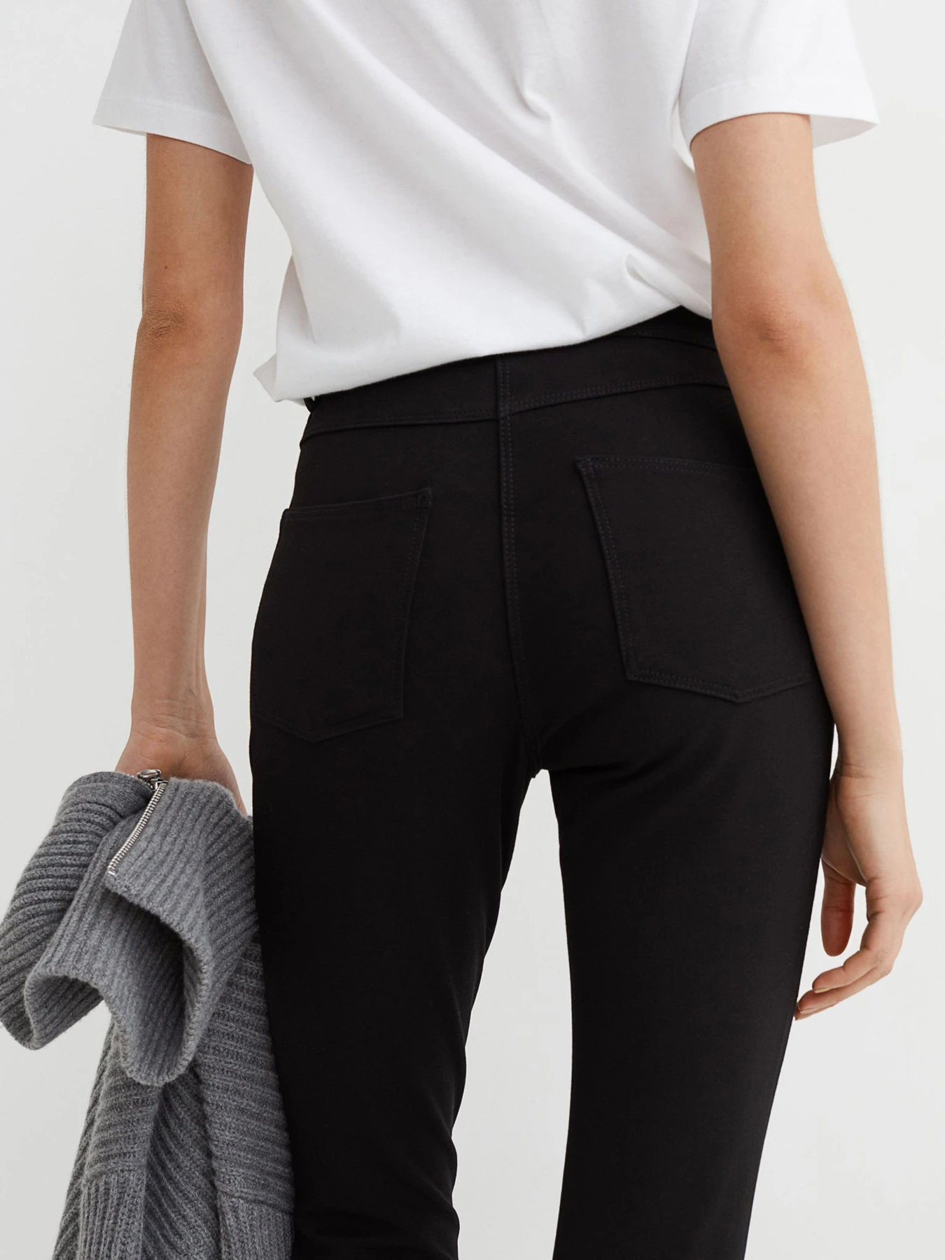Брюки H&M модель 0578476_чорний Брюки H&M модель 0578476_чорний Фото