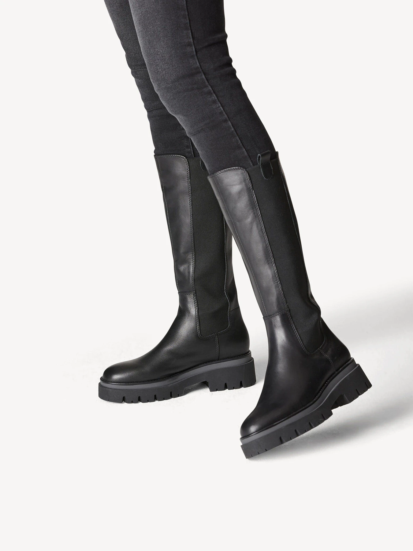 Ботинки и сапоги Tamaris модель 1-1-25632-29 003 BLACK LEATHER Ботинки и сапоги Tamaris модель 1-1-25632-29 003 BLACK LEATHER Фото