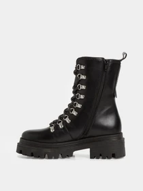 Ботинки и сапоги Tamaris модель 1-1-26839-29 003 BLACK LEATHER Фото