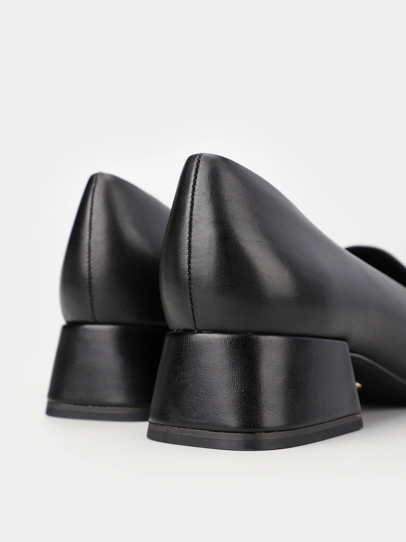 Туфли и лоферы Tamaris модель 1-1-24303-20 001 BLACK Фото