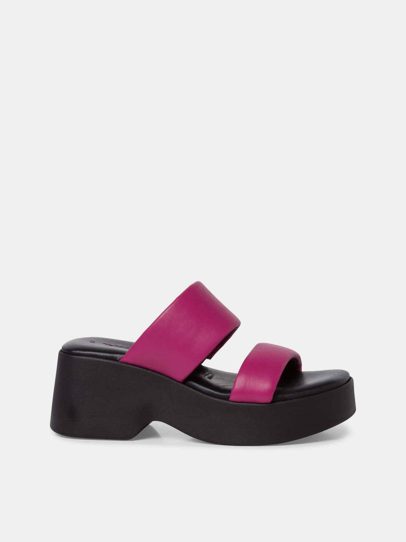 Шлёпанцы Tamaris модель 1-1-27227-20 519 FUXIA/BLACK Шлёпанцы Tamaris модель 1-1-27227-20 519 FUXIA/BLACK Фото