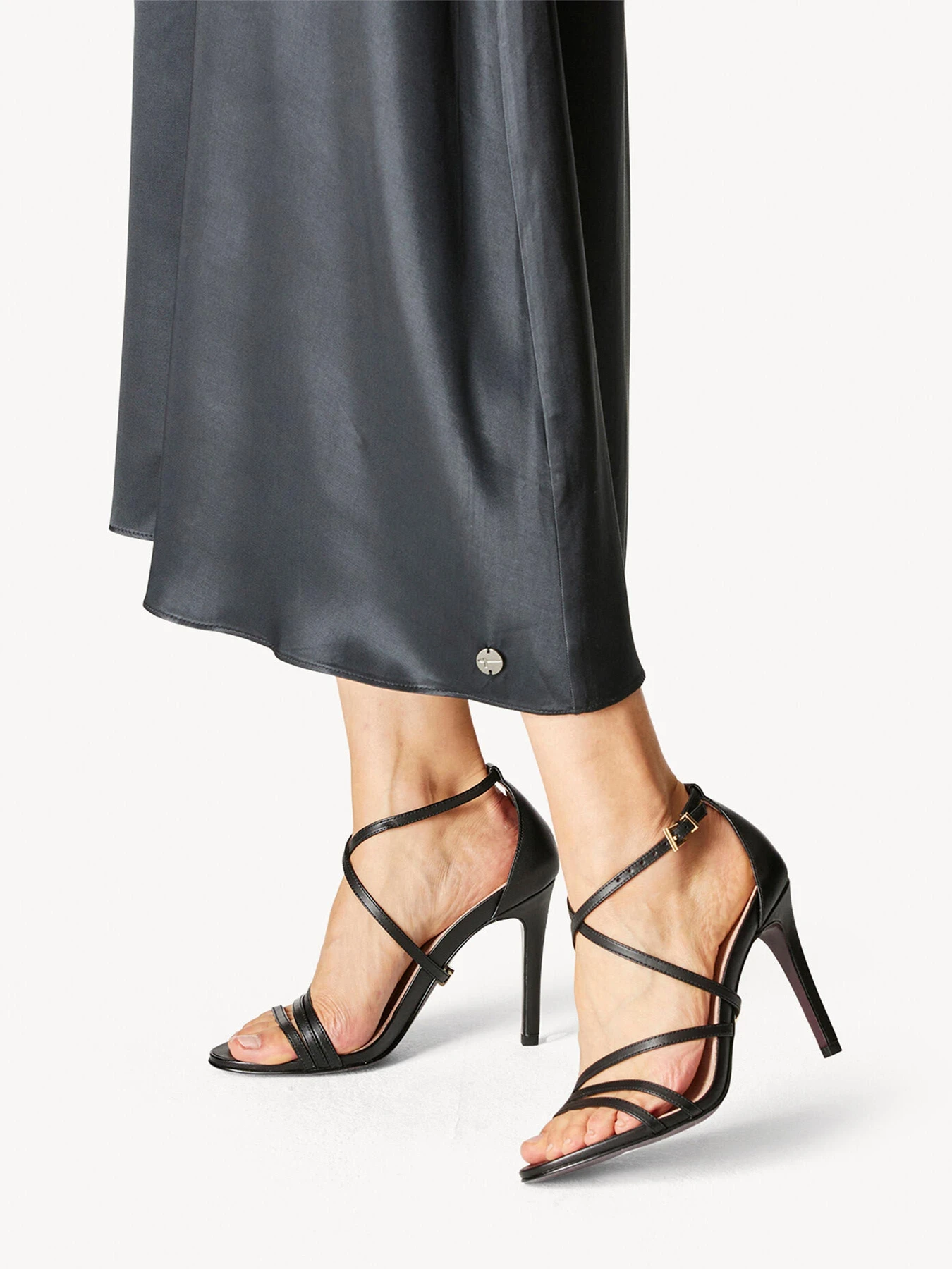 Босоножки Tamaris модель 1-1-28372-20 001 BLACK Босоножки Tamaris модель 1-1-28372-20 001 BLACK Фото