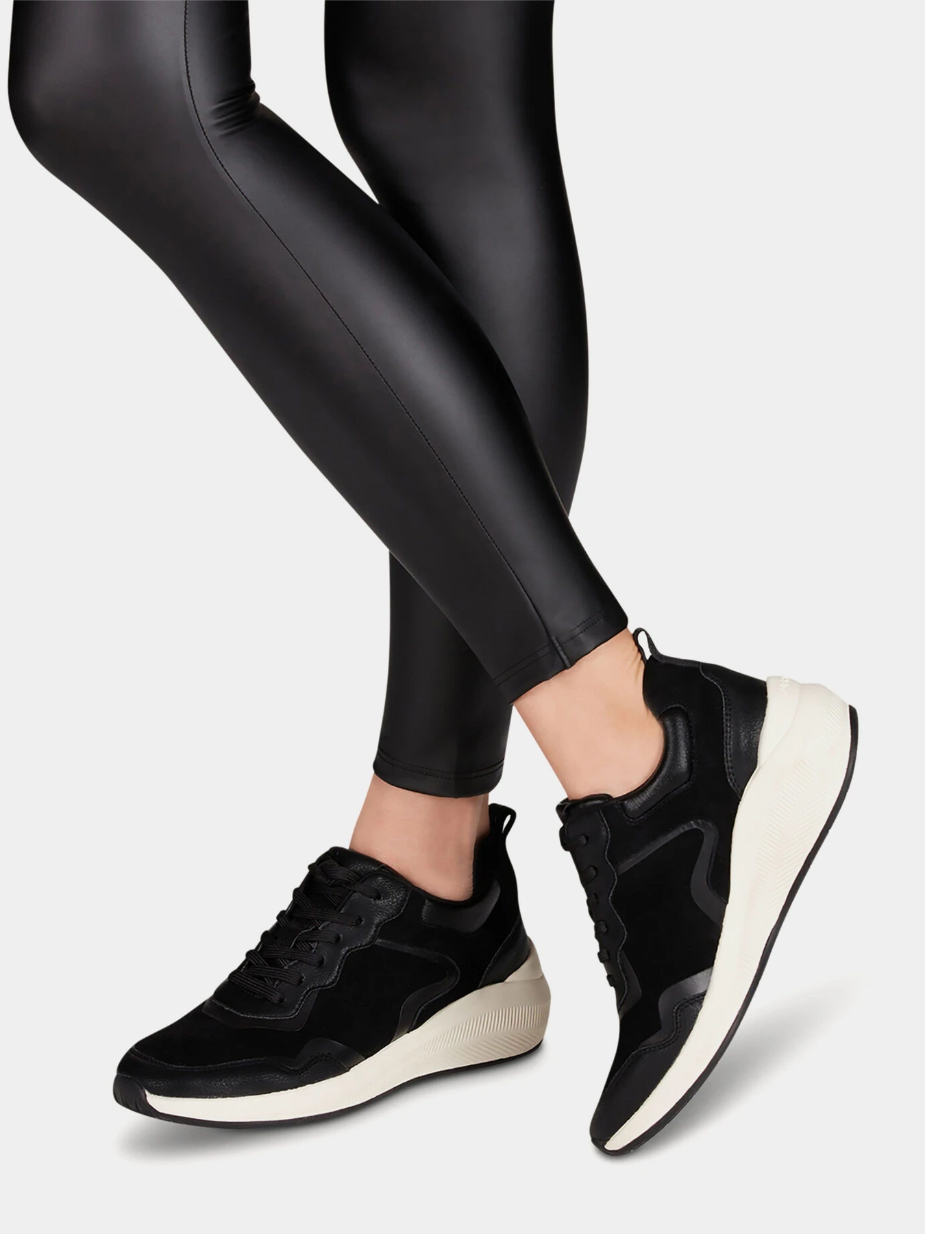 Кроссовки Tamaris модель 1-1-23753-25 001 BLACK Фото