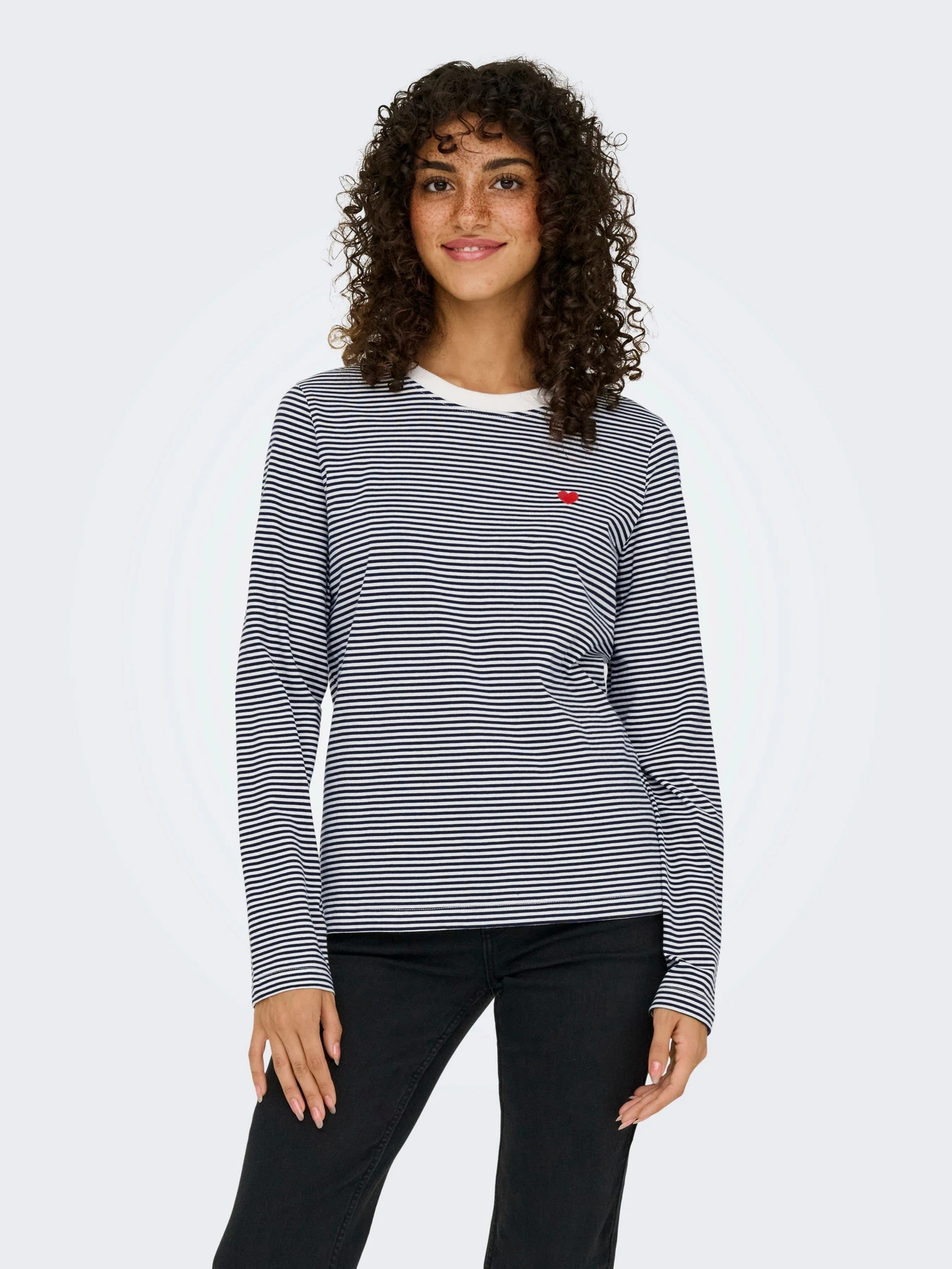 Худи и свитшоты JDY PISA L/S PRINT TOP JRS DIA модель 15359938_Cloud Dancer SKY CAPTAIN S Худи и свитшоты JDY PISA L/S PRINT TOP JRS DIA модель 15359938_Cloud Dancer SKY CAPTAIN S Фото