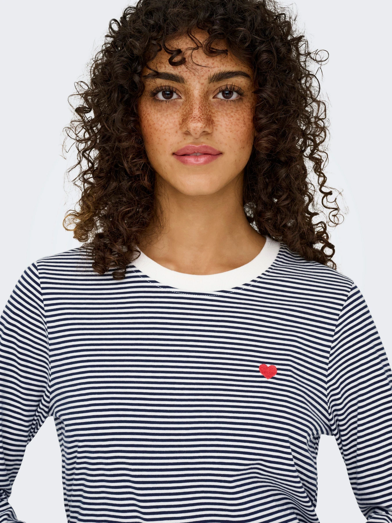Худи и свитшоты JDY PISA L/S PRINT TOP JRS DIA модель 15359938_Cloud Dancer SKY CAPTAIN S Худи и свитшоты JDY PISA L/S PRINT TOP JRS DIA модель 15359938_Cloud Dancer SKY CAPTAIN S Фото