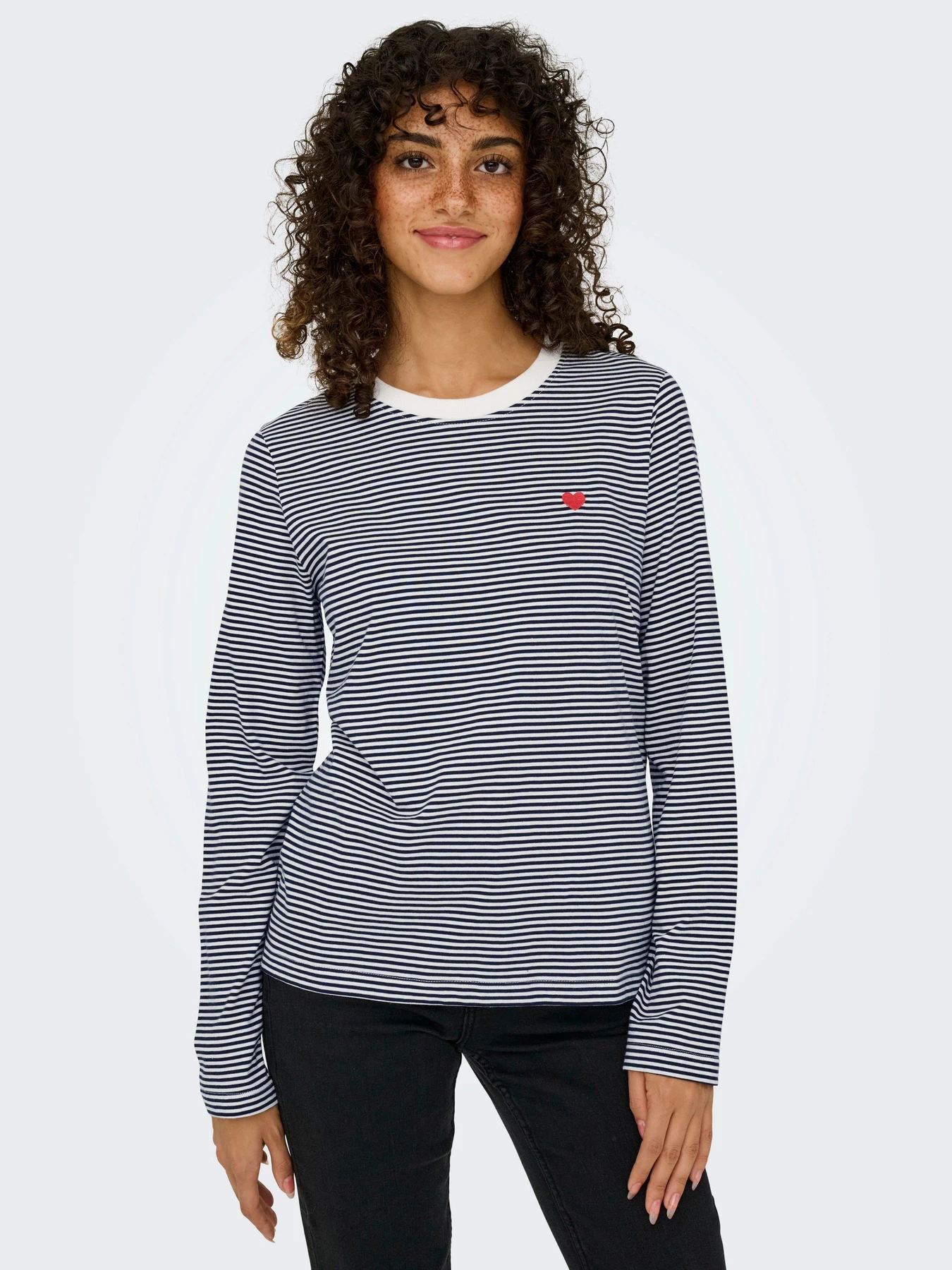 Худи и свитшоты JDY PISA L/S PRINT TOP JRS DIA модель 15359938_Cloud Dancer SKY CAPTAIN S Худи и свитшоты JDY PISA L/S PRINT TOP JRS DIA модель 15359938_Cloud Dancer SKY CAPTAIN S Фото
