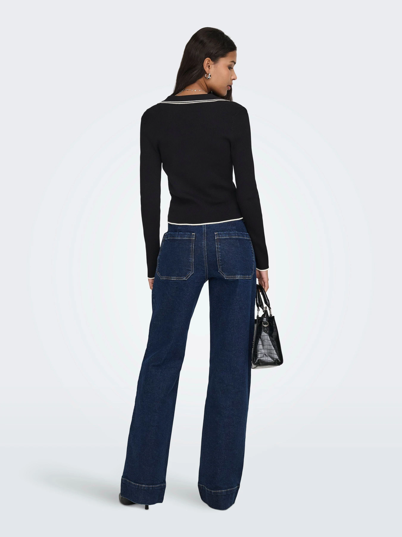 Свитеры и кардиганы JDY NANNA L/S SHORT COLLAR PULLOVE модель 15379117_Black W. eggnog contrast Свитеры и кардиганы JDY NANNA L/S SHORT COLLAR PULLOVE модель 15379117_Black W. eggnog contrast Фото