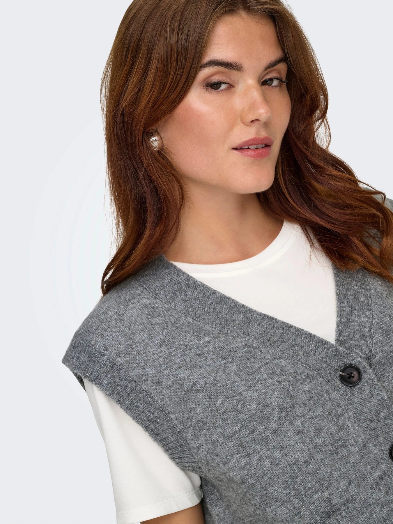 Свитеры и кардиганы JDY SUPER S/L V-NECK VEST KNT модель 15354100_Medium Grey Melange Свитеры и кардиганы JDY SUPER S/L V-NECK VEST KNT модель 15354100_Medium Grey Melange Фото