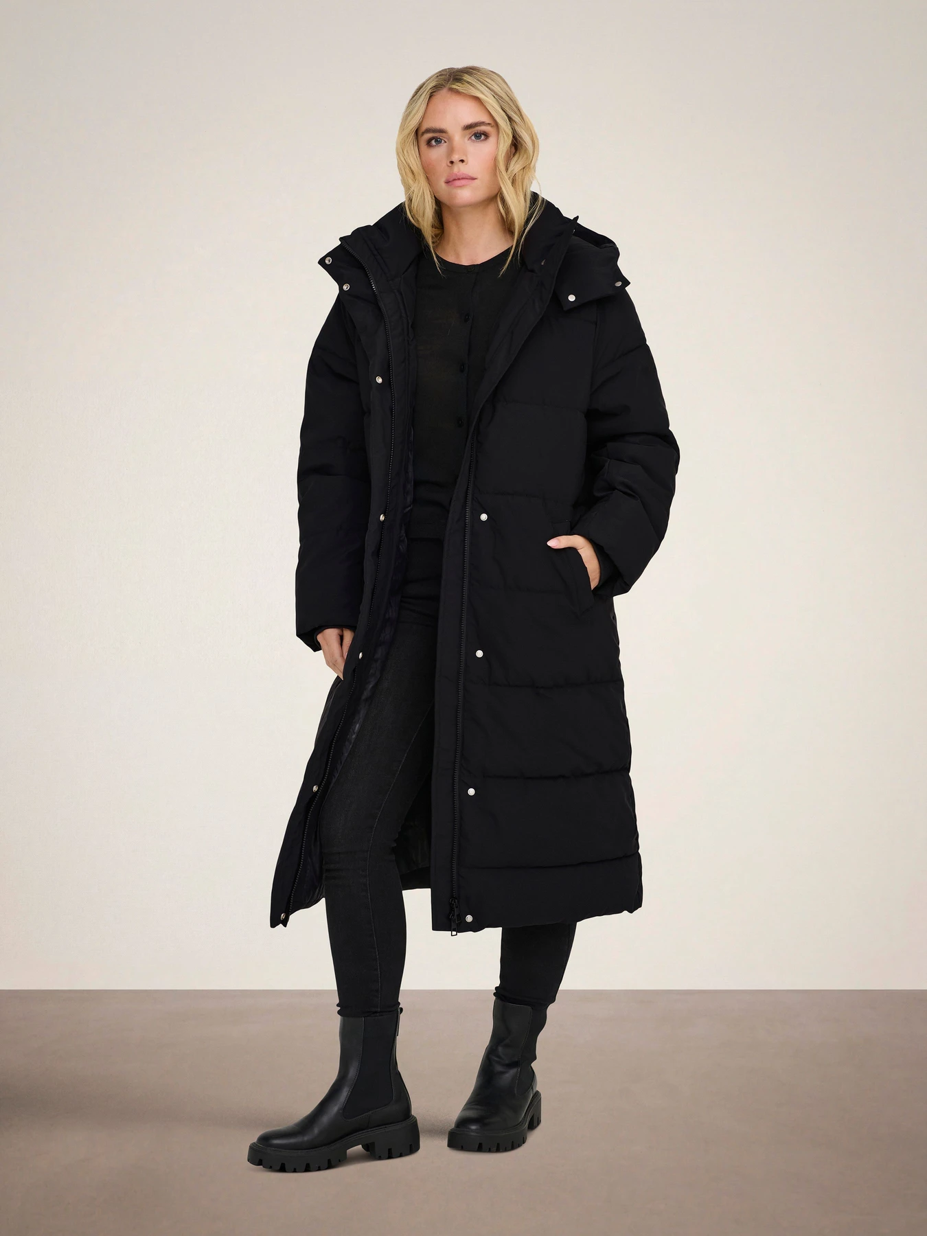 Куртки и дубленки JDY MAJA LONG PADDED JACKET OTW модель 15341701_Black DTM JDY LINING Куртки и дубленки JDY MAJA LONG PADDED JACKET OTW модель 15341701_Black DTM JDY LINING Фото