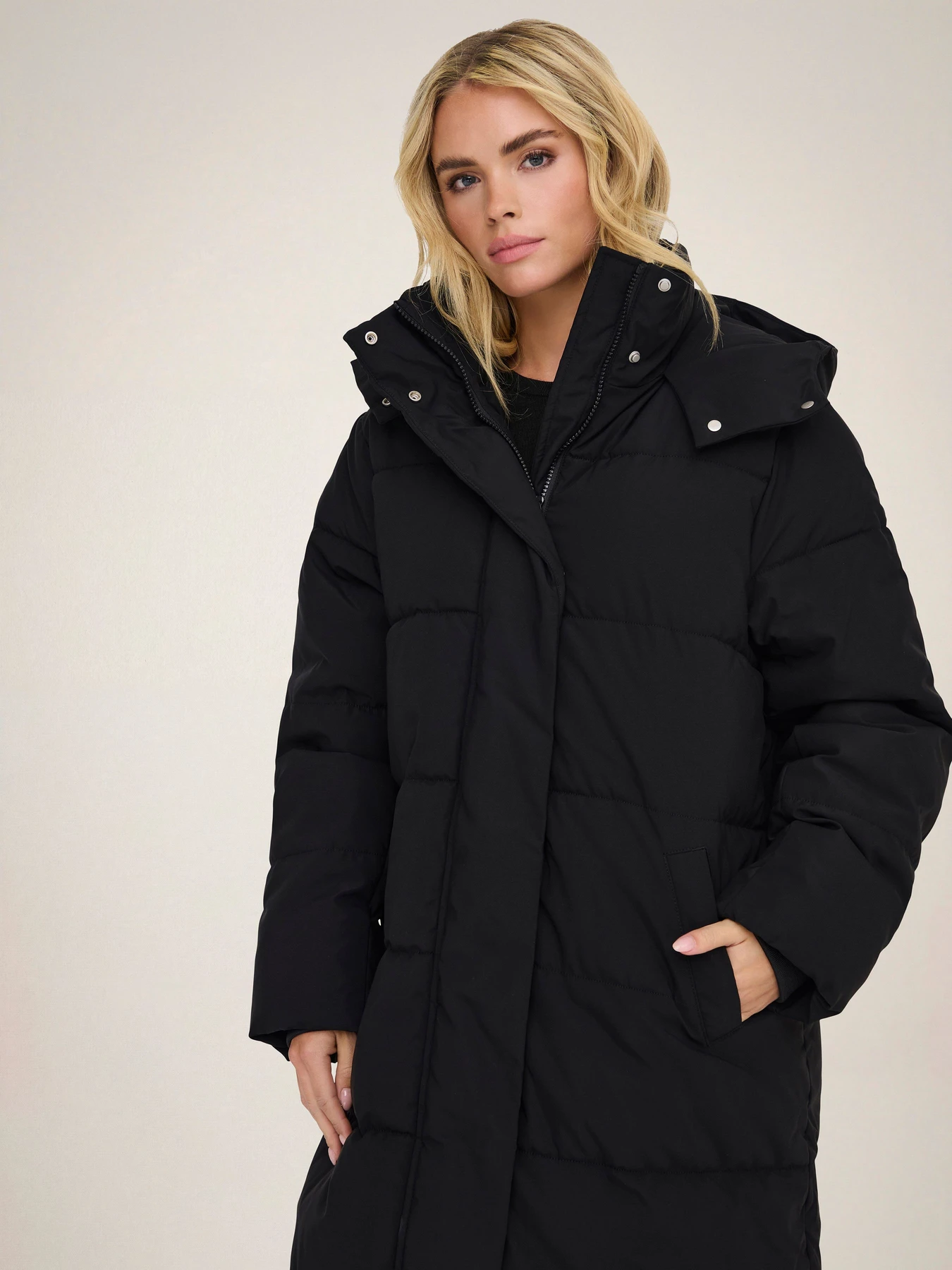 Куртки и дубленки JDY MAJA LONG PADDED JACKET OTW модель 15341701_Black DTM JDY LINING Куртки и дубленки JDY MAJA LONG PADDED JACKET OTW модель 15341701_Black DTM JDY LINING Фото