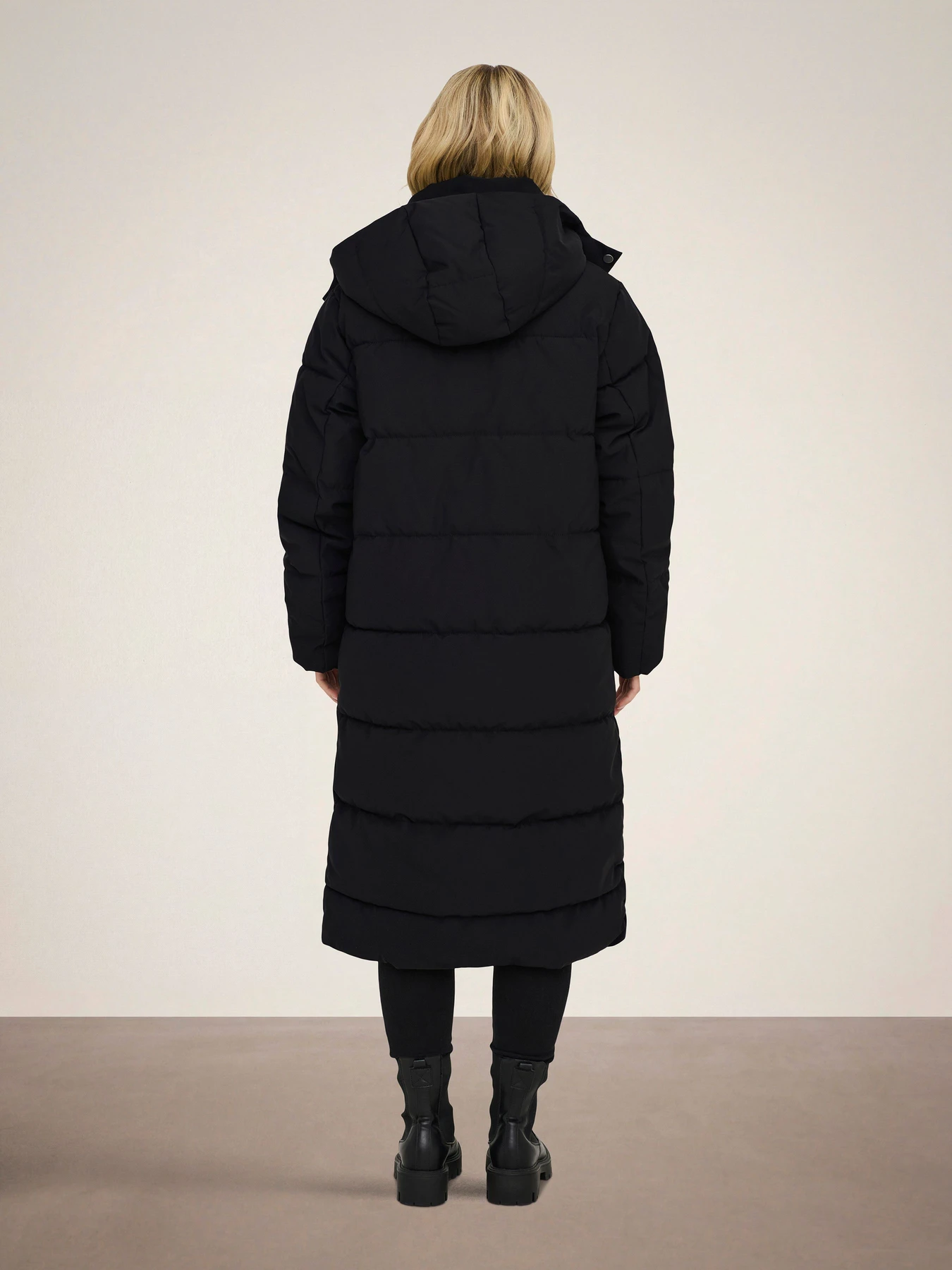 Куртки и дубленки JDY MAJA LONG PADDED JACKET OTW модель 15341701_Black DTM JDY LINING Куртки и дубленки JDY MAJA LONG PADDED JACKET OTW модель 15341701_Black DTM JDY LINING Фото