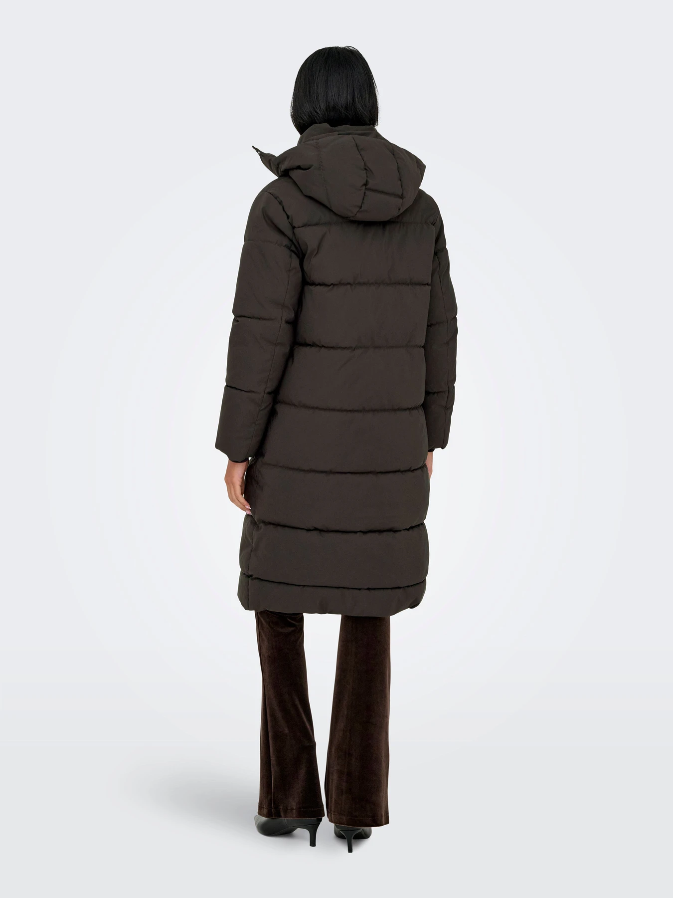 Куртки и дубленки JDY MAJA LONG PADDED JACKET OTW модель 15341701_Chocolate Torte DTM JDY LI Куртки и дубленки JDY MAJA LONG PADDED JACKET OTW модель 15341701_Chocolate Torte DTM JDY LI Фото