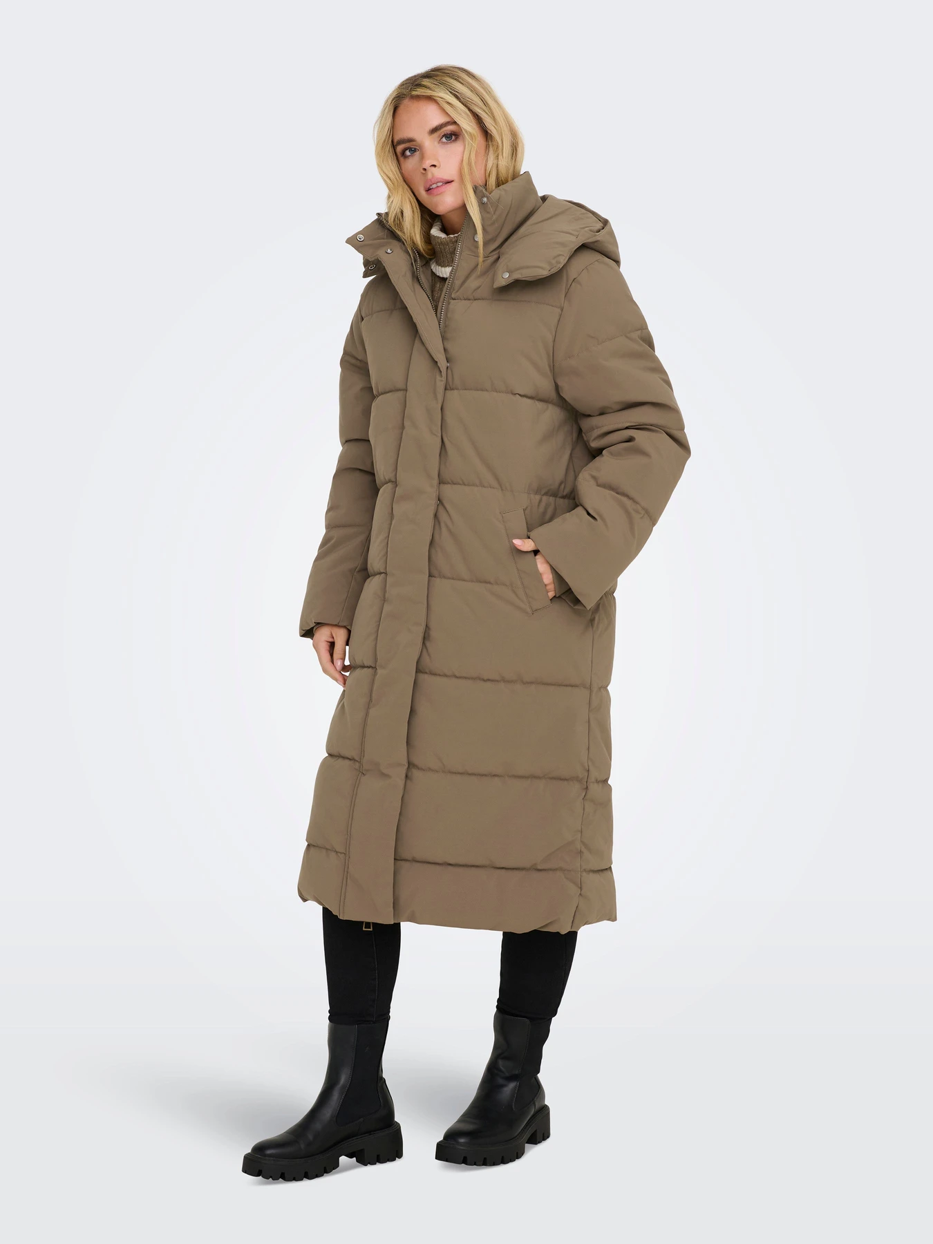 Куртки и дубленки JDY MAJA LONG PADDED JACKET OTW модель 15341701_Shitake DTM JDY LINING Куртки и дубленки JDY MAJA LONG PADDED JACKET OTW модель 15341701_Shitake DTM JDY LINING Фото