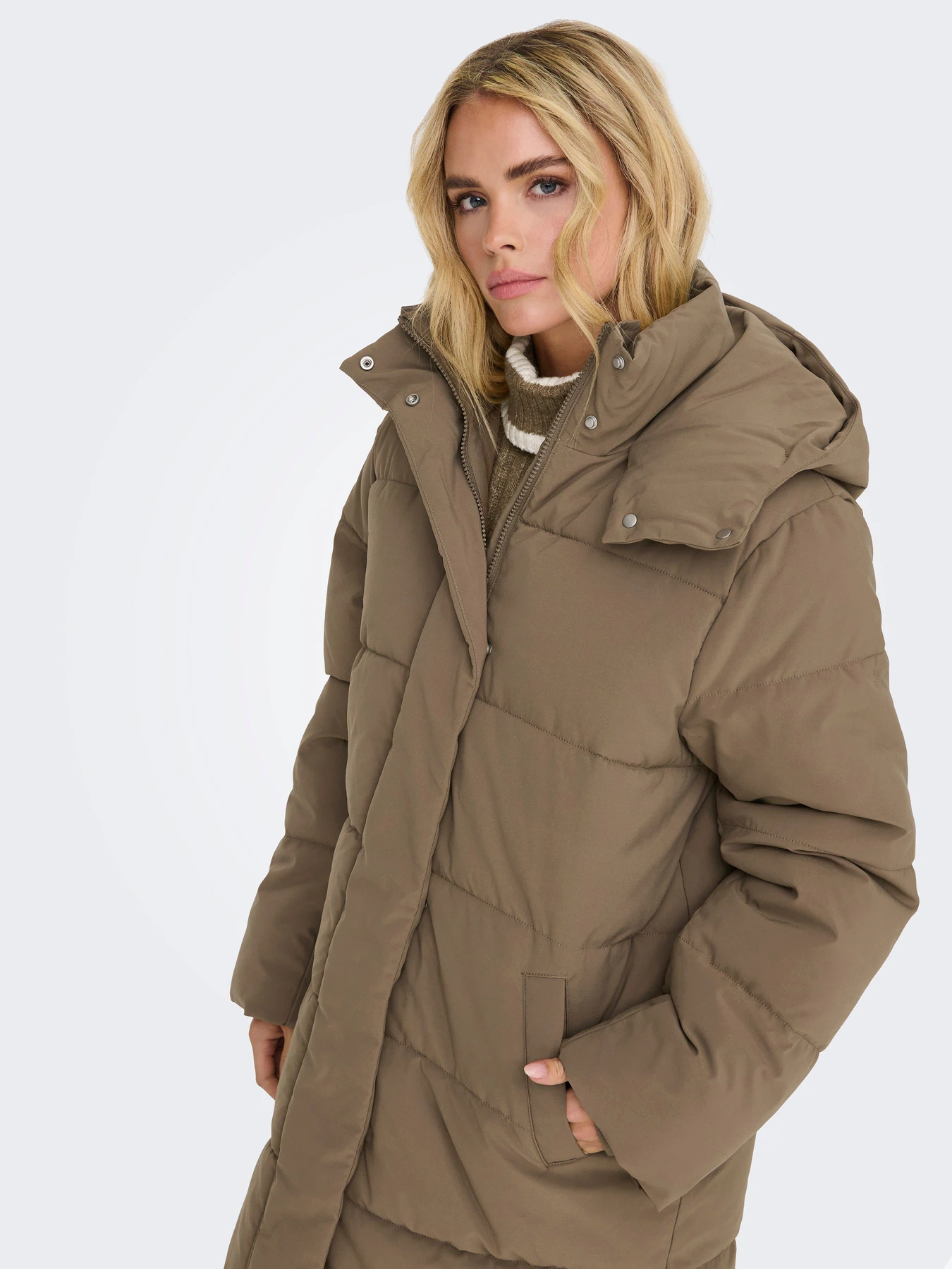 Куртки и дубленки JDY MAJA LONG PADDED JACKET OTW модель 15341701_Shitake DTM JDY LINING Куртки и дубленки JDY MAJA LONG PADDED JACKET OTW модель 15341701_Shitake DTM JDY LINING Фото