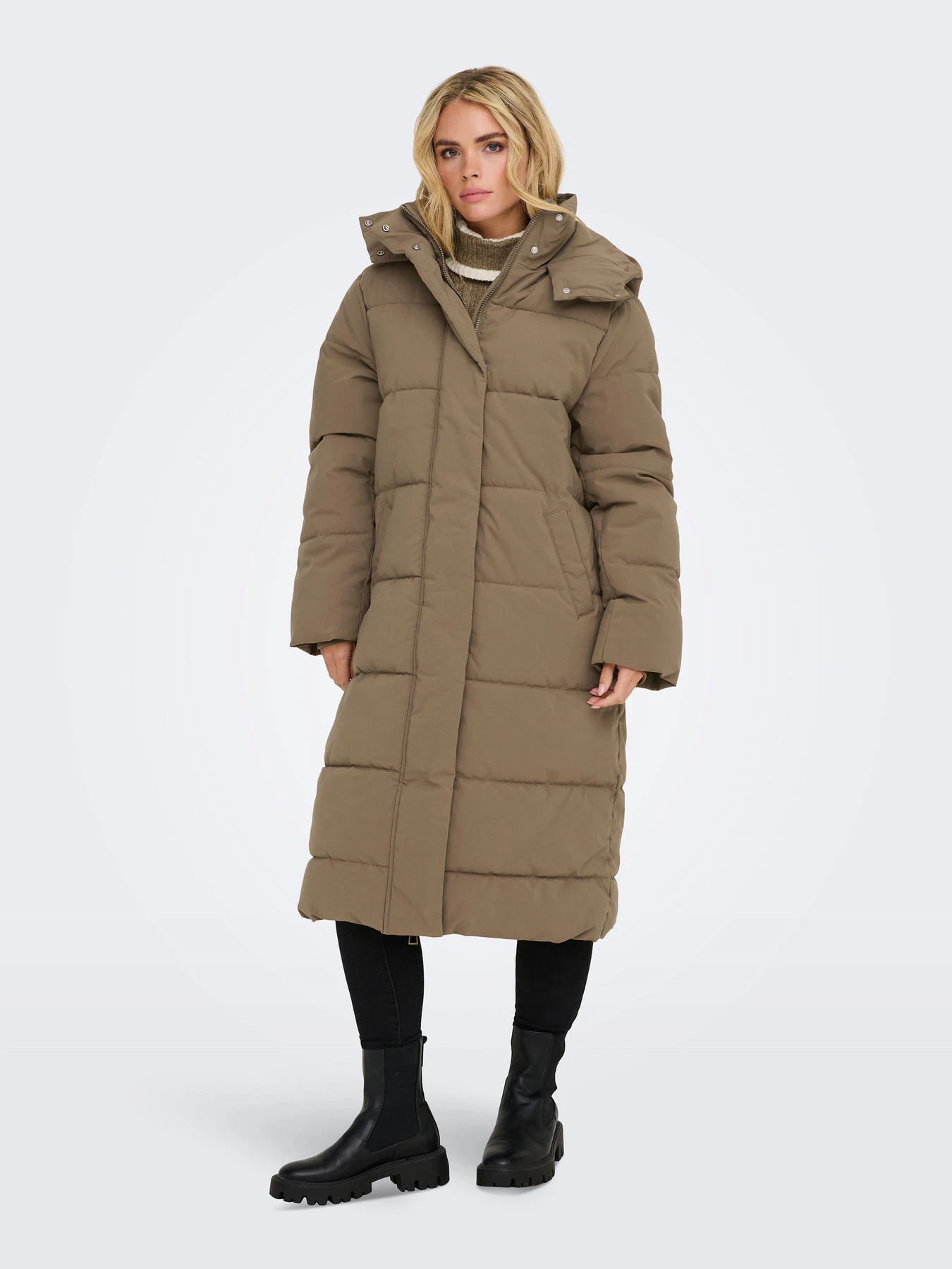 Куртки и дубленки JDY MAJA LONG PADDED JACKET OTW модель 15341701_Shitake DTM JDY LINING Куртки и дубленки JDY MAJA LONG PADDED JACKET OTW модель 15341701_Shitake DTM JDY LINING Фото