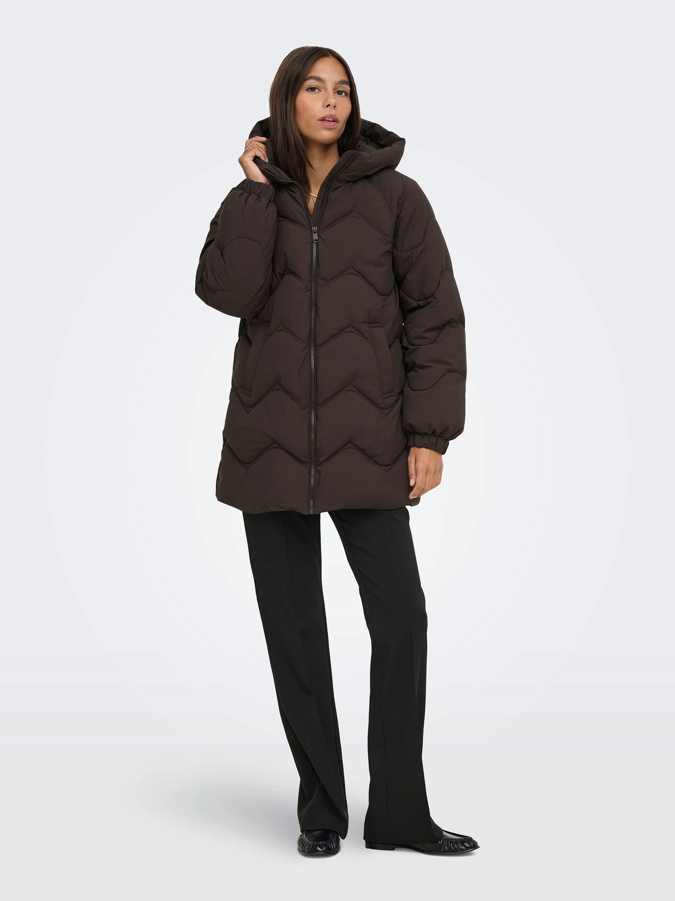 Куртки и дубленки JDY POWER LONG HOOD PUFFER OTW модель 15376542_Chocolate Torte Куртки и дубленки JDY POWER LONG HOOD PUFFER OTW модель 15376542_Chocolate Torte Фото
