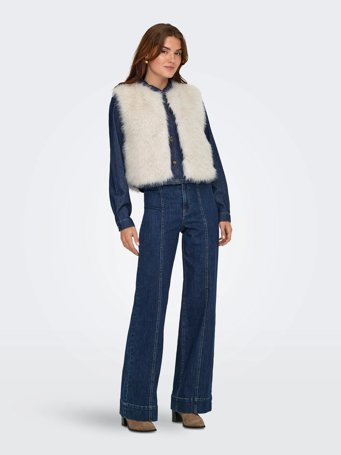 Куртки та дублянки JDY ORA FAUX FUR WAISTCOAT модель 15359348_Birch Куртки та дублянки JDY ORA FAUX FUR WAISTCOAT модель 15359348_Birch Фото