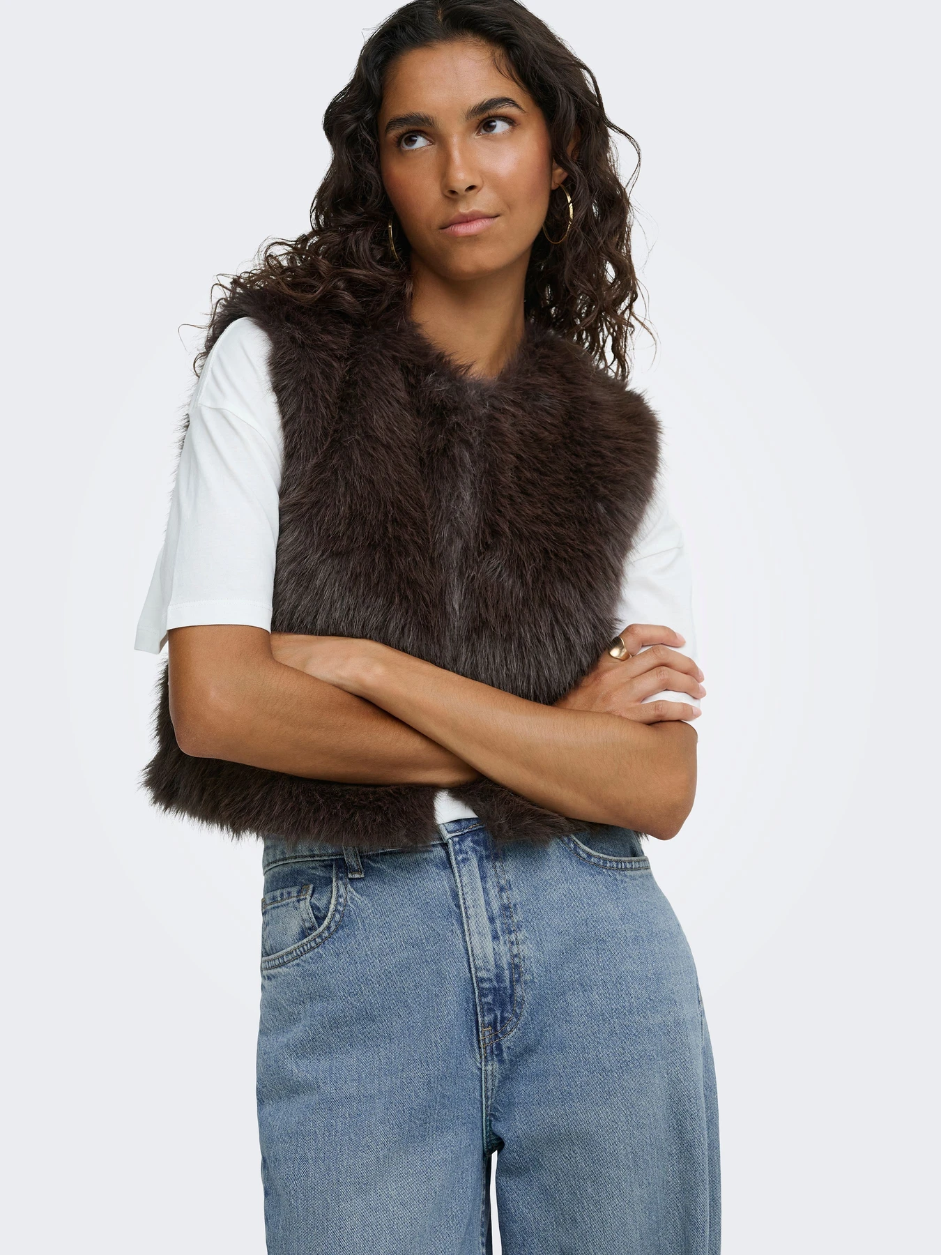 Куртки та дублянки JDY ORA FAUX FUR WAISTCOAT модель 15359348_Chocolate Torte Куртки та дублянки JDY ORA FAUX FUR WAISTCOAT модель 15359348_Chocolate Torte Фото